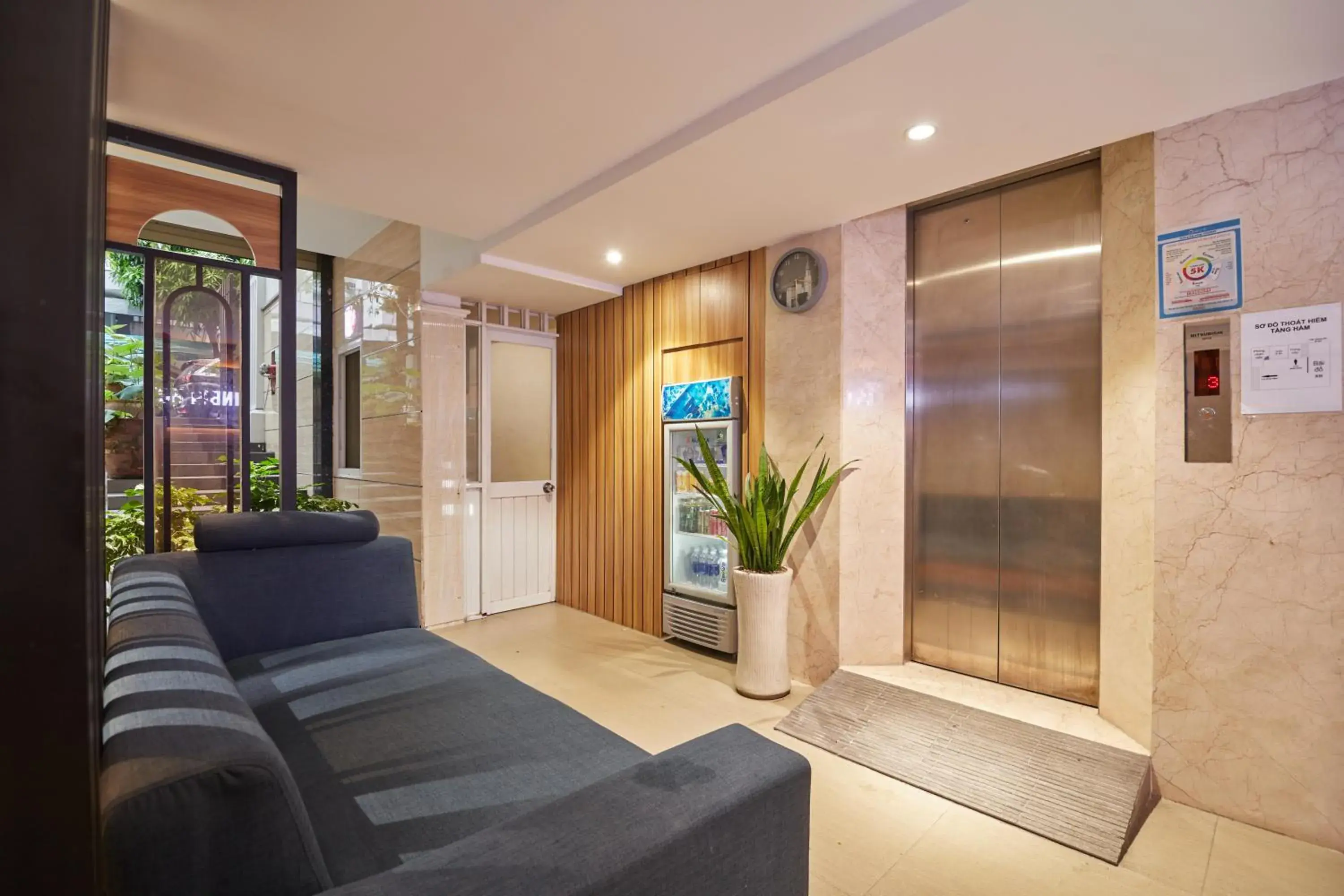 Property building in Bin Bin Hotel 2 - Near Him Lam D7 Property building in Bin Bin Hotel 2 - Near Him Lam D7