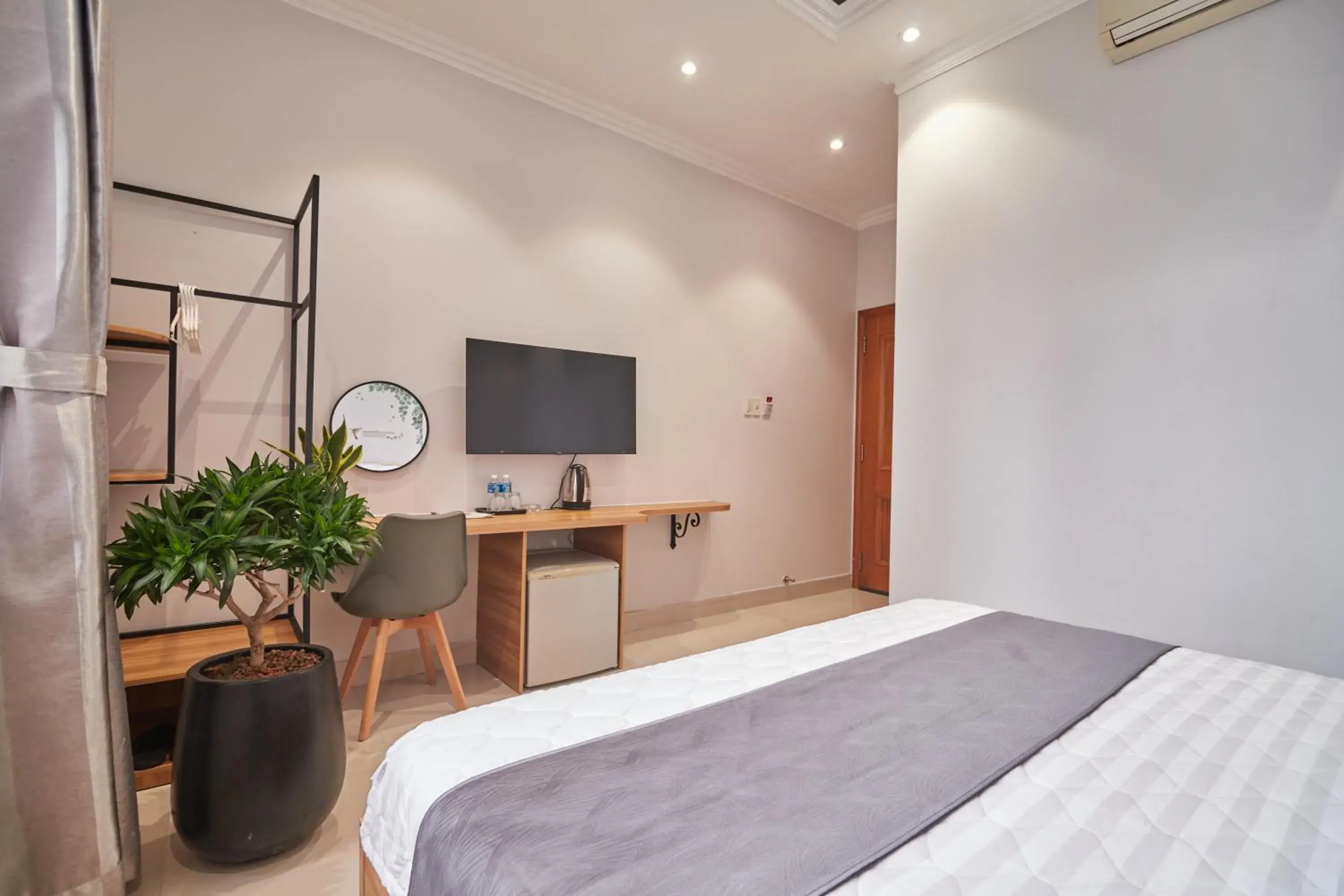 Standard Double Room in Bin Bin Hotel 2 - Near Him Lam D7 Standard Double Room in Bin Bin Hotel 2 - Near Him Lam D7