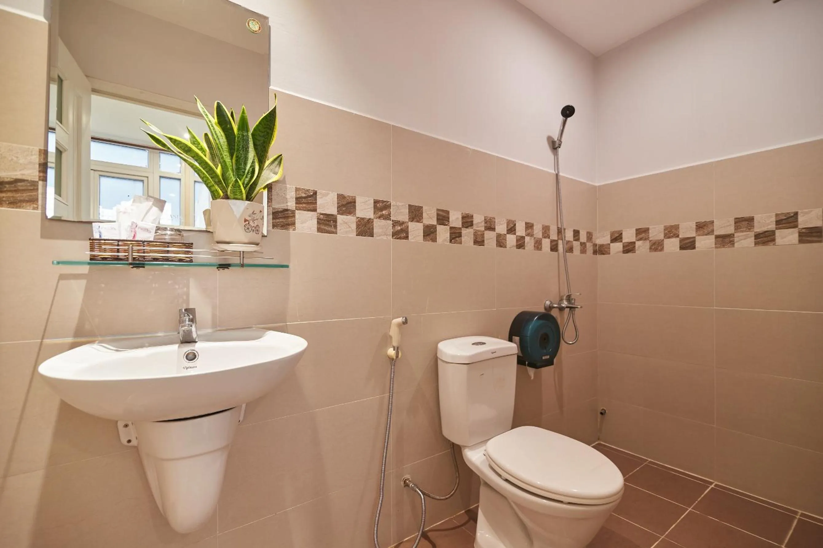 Bathroom in Bin Bin Hotel 2 - Near Him Lam D7