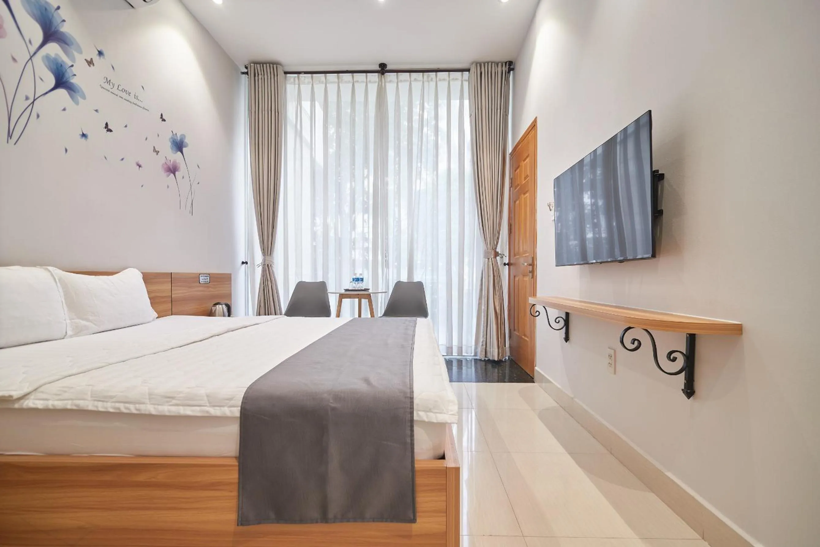 Bedroom, Bed in Bin Bin Hotel 2 - Near Him Lam D7