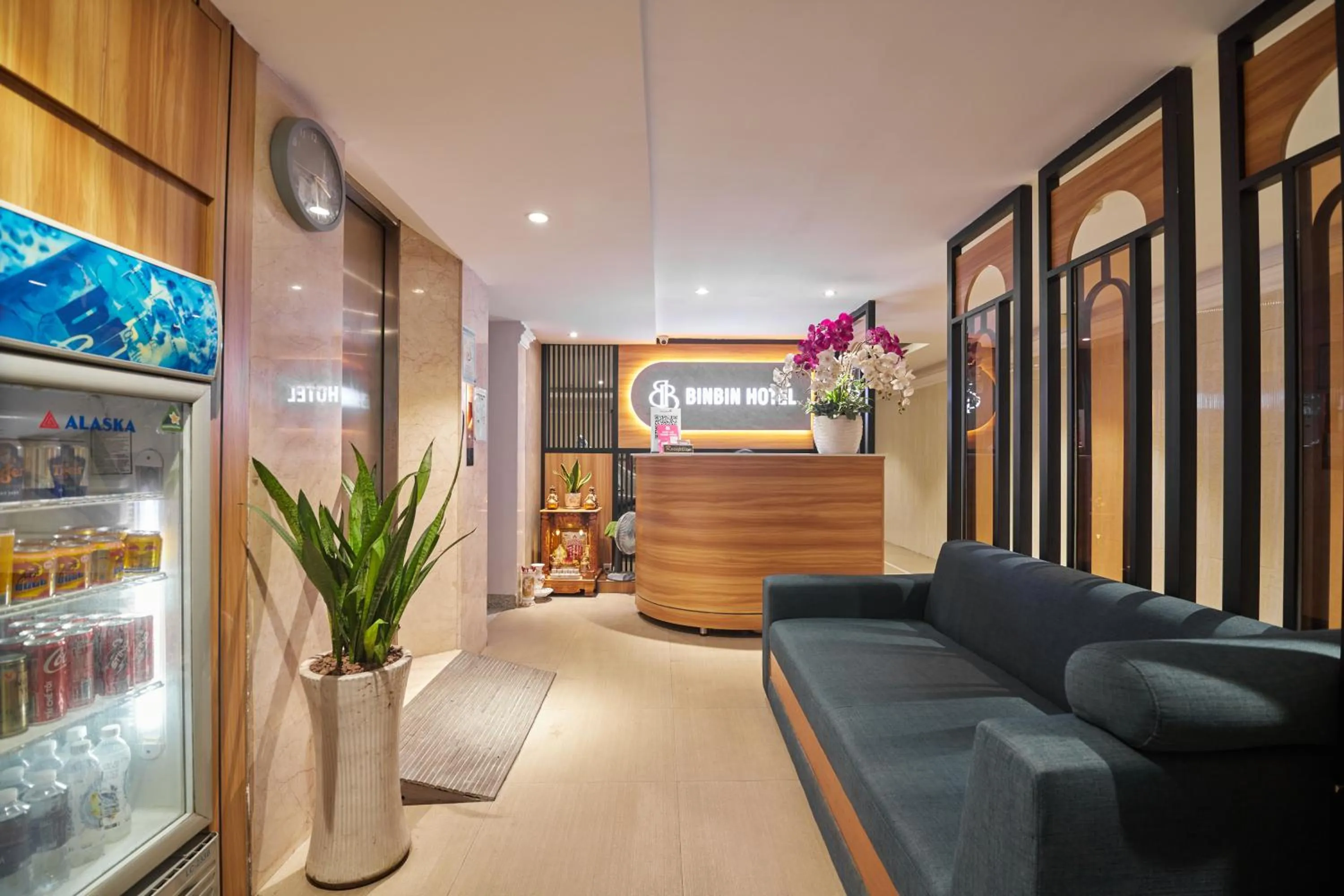 Property building in Bin Bin Hotel 2 - Near Him Lam D7