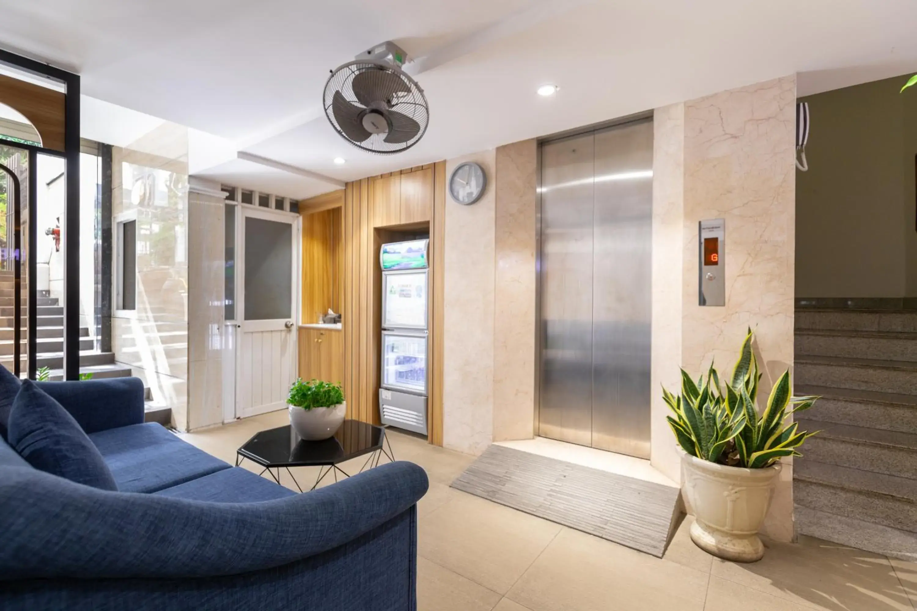 Lobby or reception in Bin Bin Hotel 2 - Near Him Lam D7 Lobby or reception in Bin Bin Hotel 2 - Near Him Lam D7