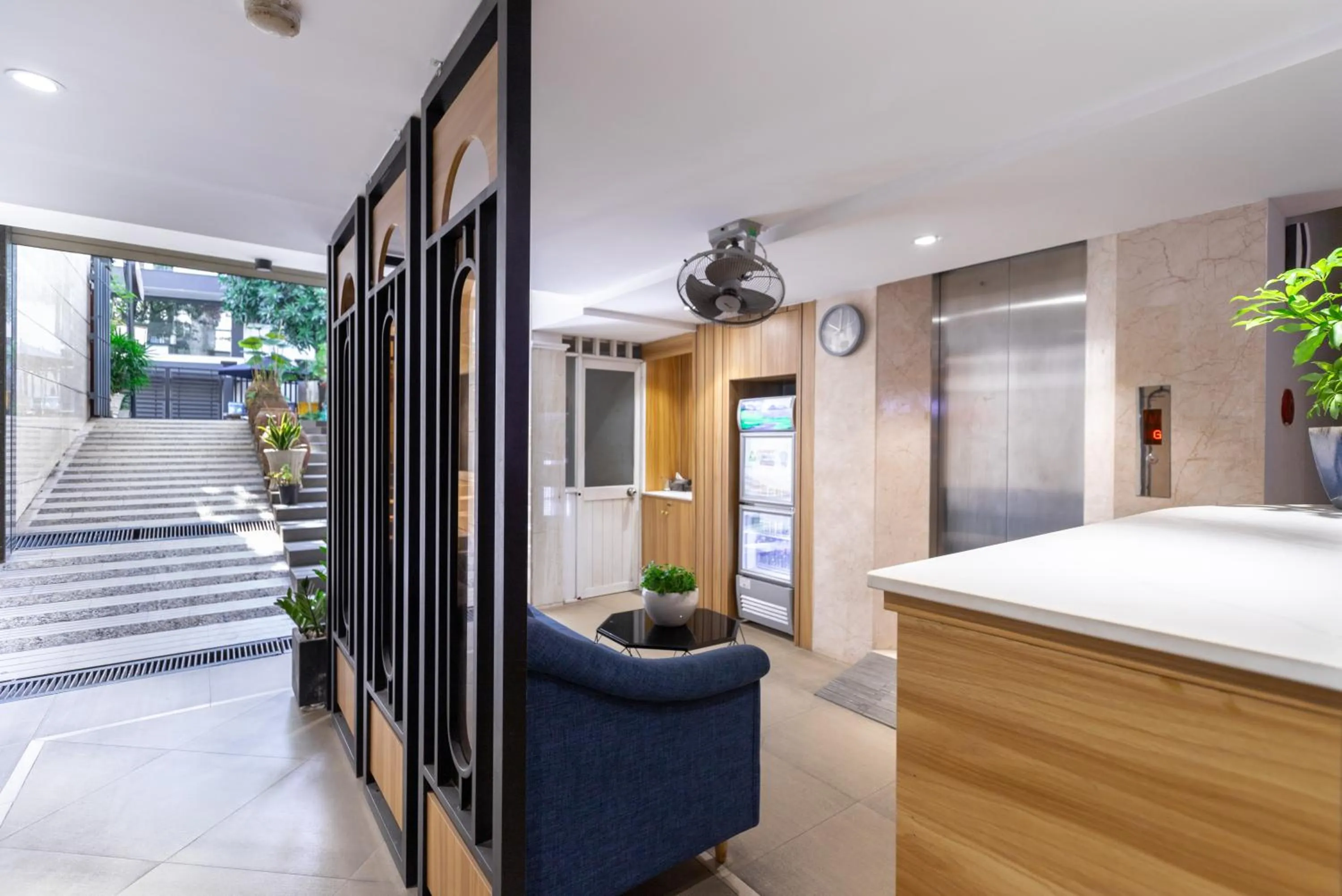 Living room in Bin Bin Hotel 2 - Near Him Lam D7