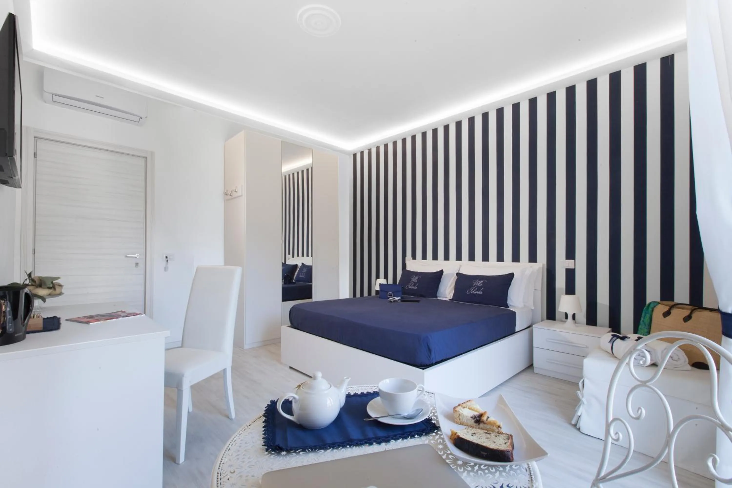 Photo of the whole room, Bed in Villa Iolanda