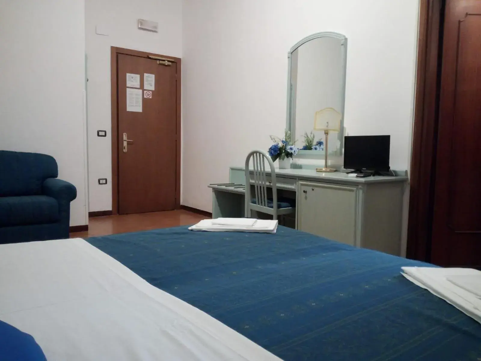 Superior Triple Room with Beach Package in Hotel Mercede 2 Superior Triple Room with Beach Package in Hotel Mercede 2