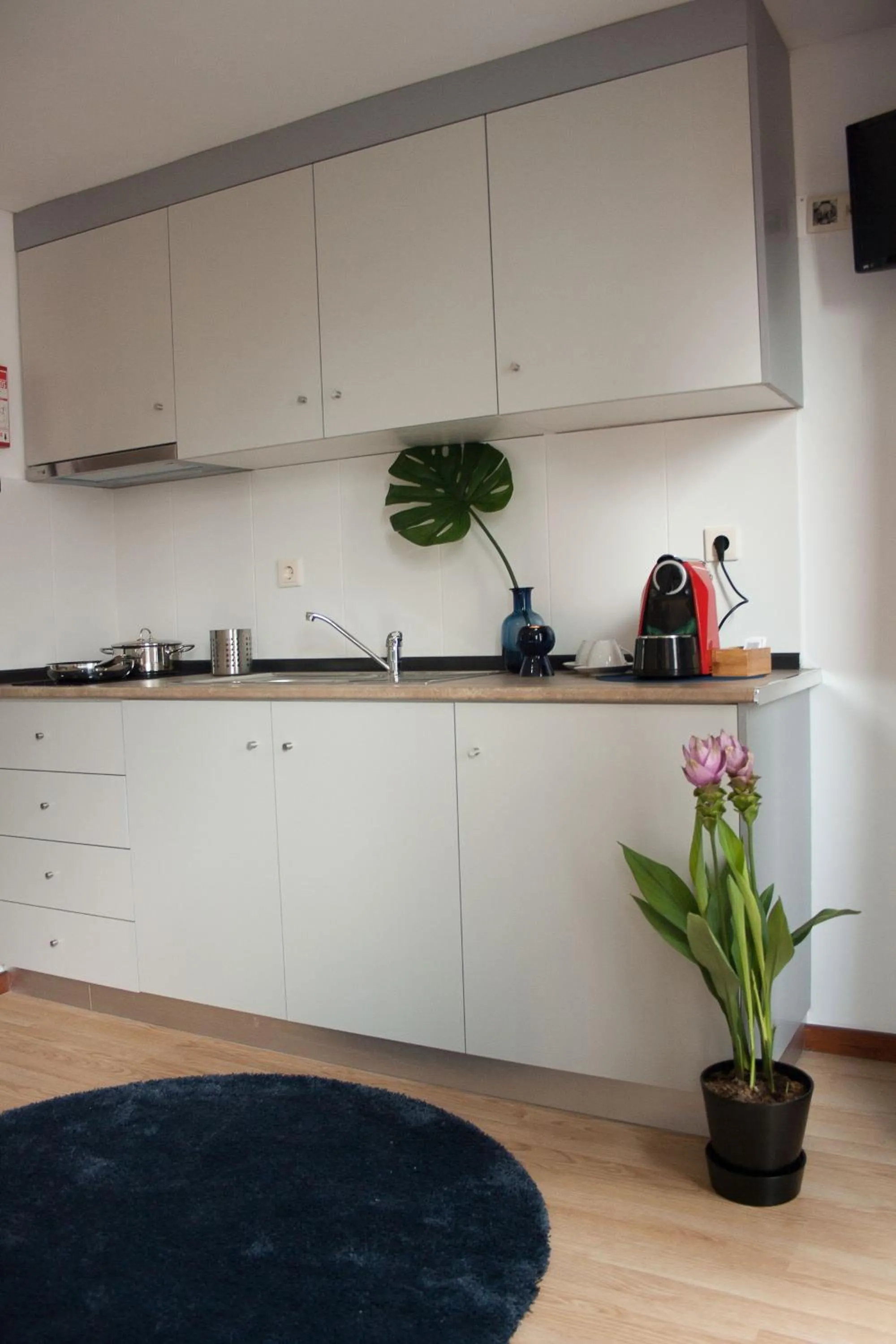 Coffee/tea facilities in Nations Porto - Studios & Suites