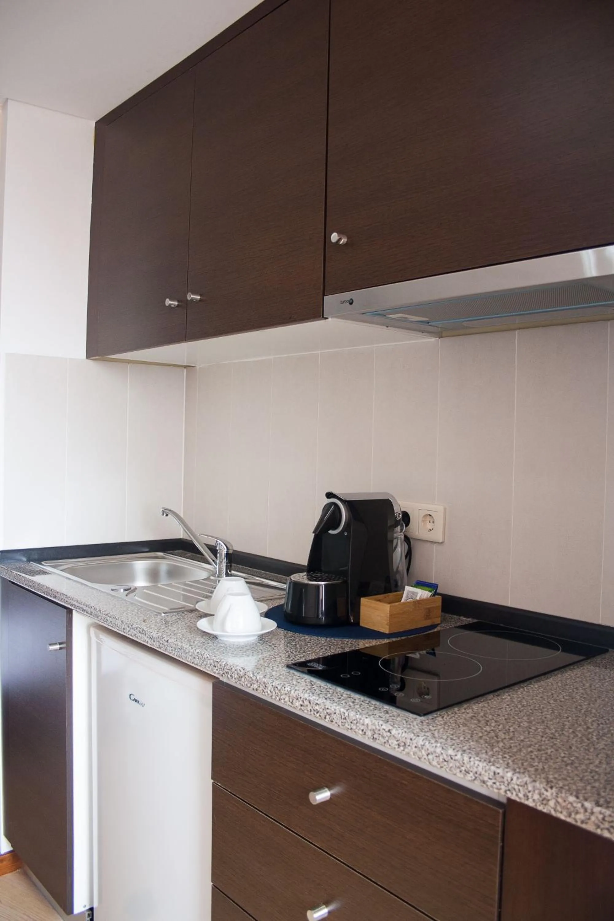 Coffee/tea facilities in Nations Porto - Studios & Suites