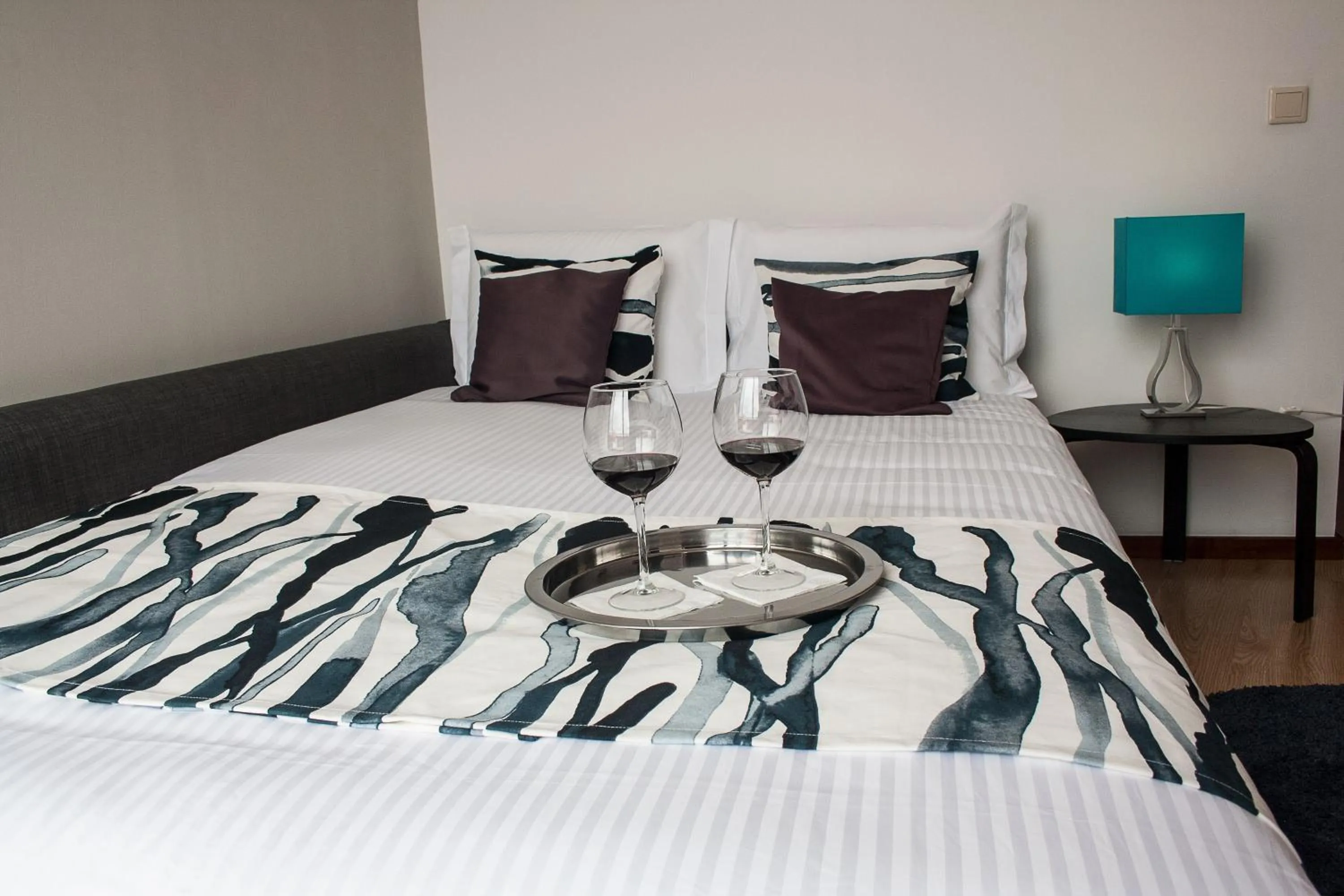 Bed in Nations Porto - Studios & Suites