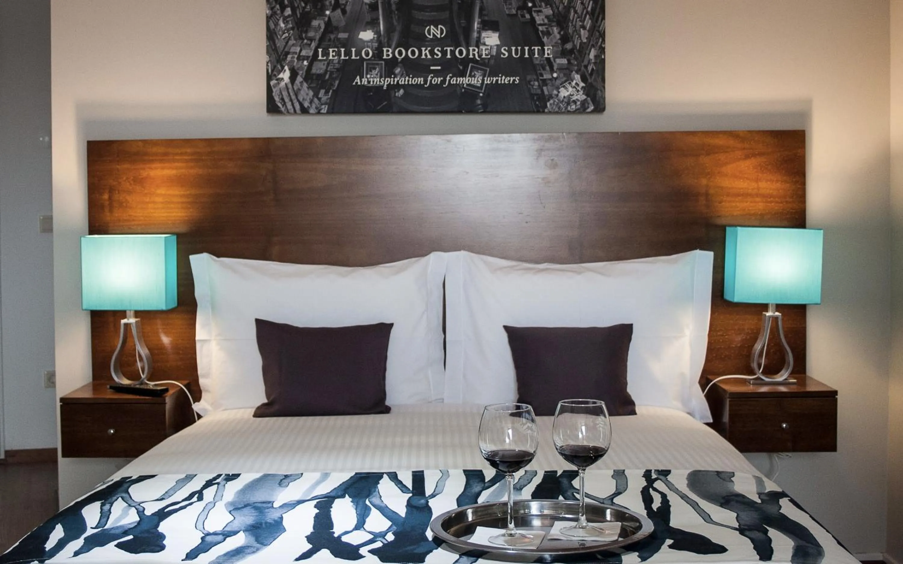 Bed in Nations Porto - Studios & Suites