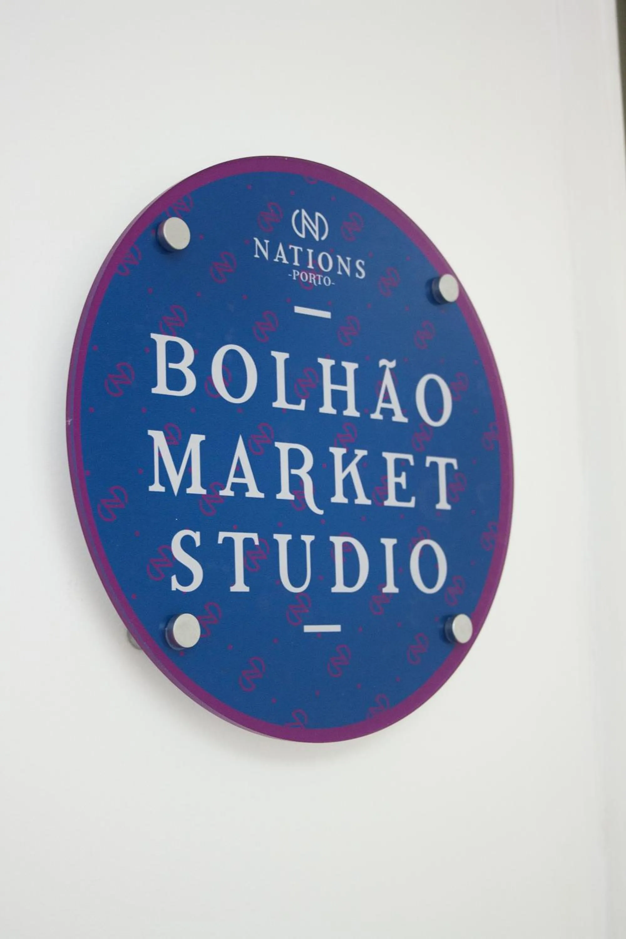 Decorative detail in Nations Porto - Studios & Suites