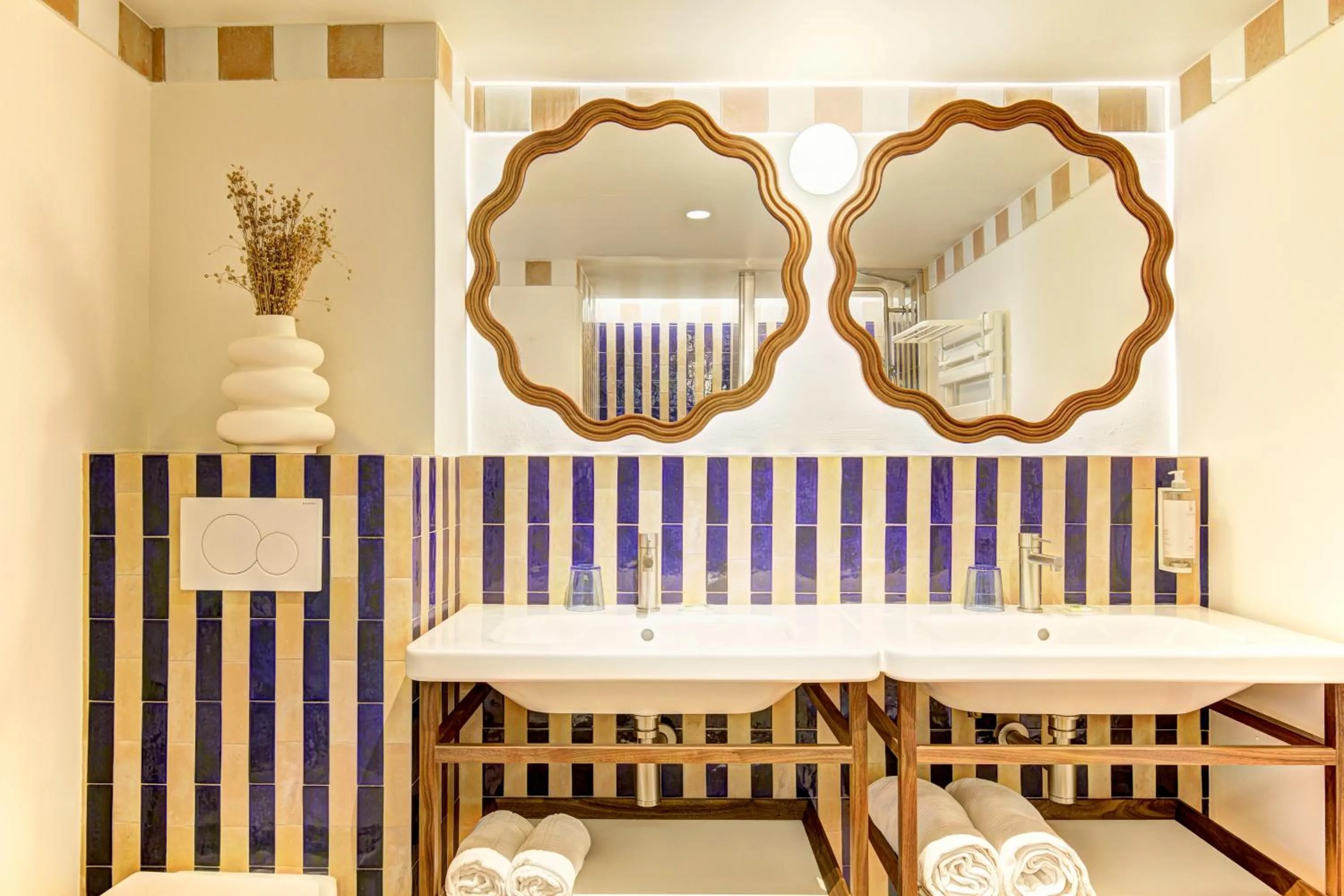 Bathroom in Hôtel Gabriel