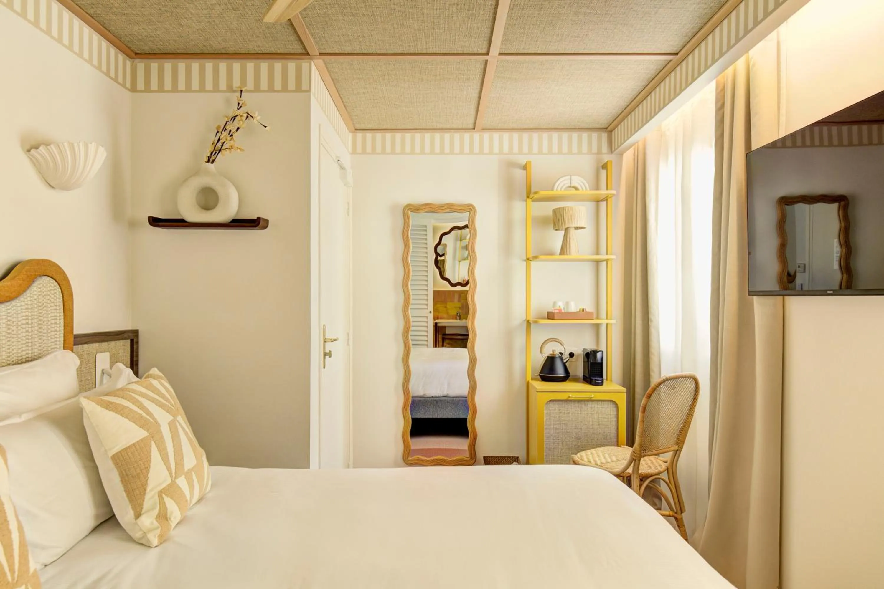 Bed in Hôtel Gabriel