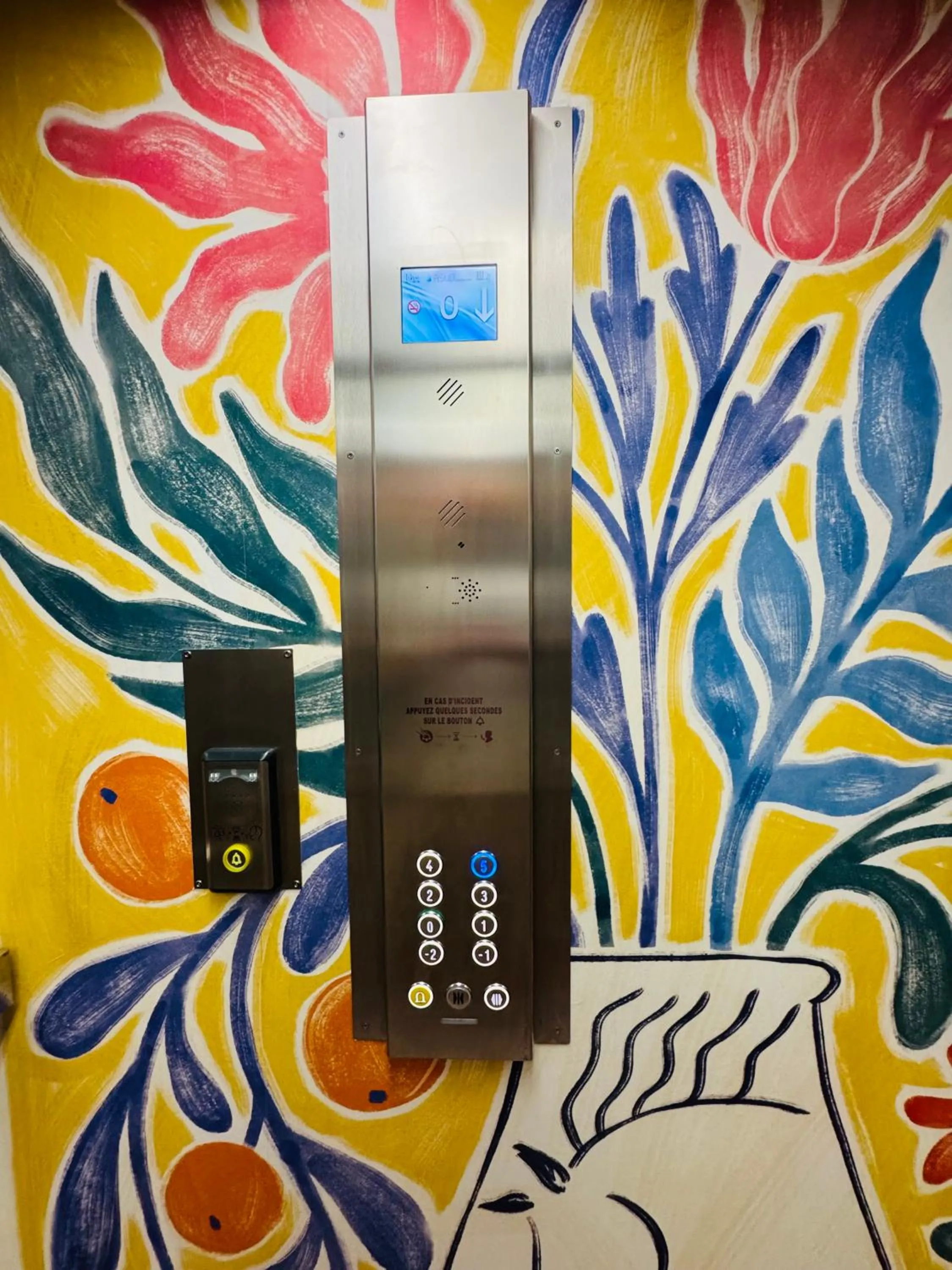 elevator in Hôtel Gabriel