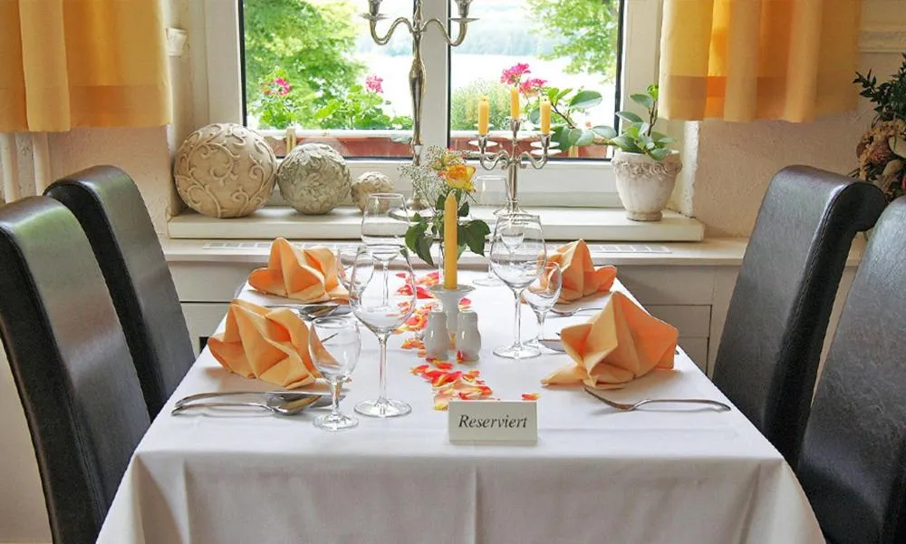 Dining area in Strandhotel Buckow Resort & SPA gut-Hotels SEE