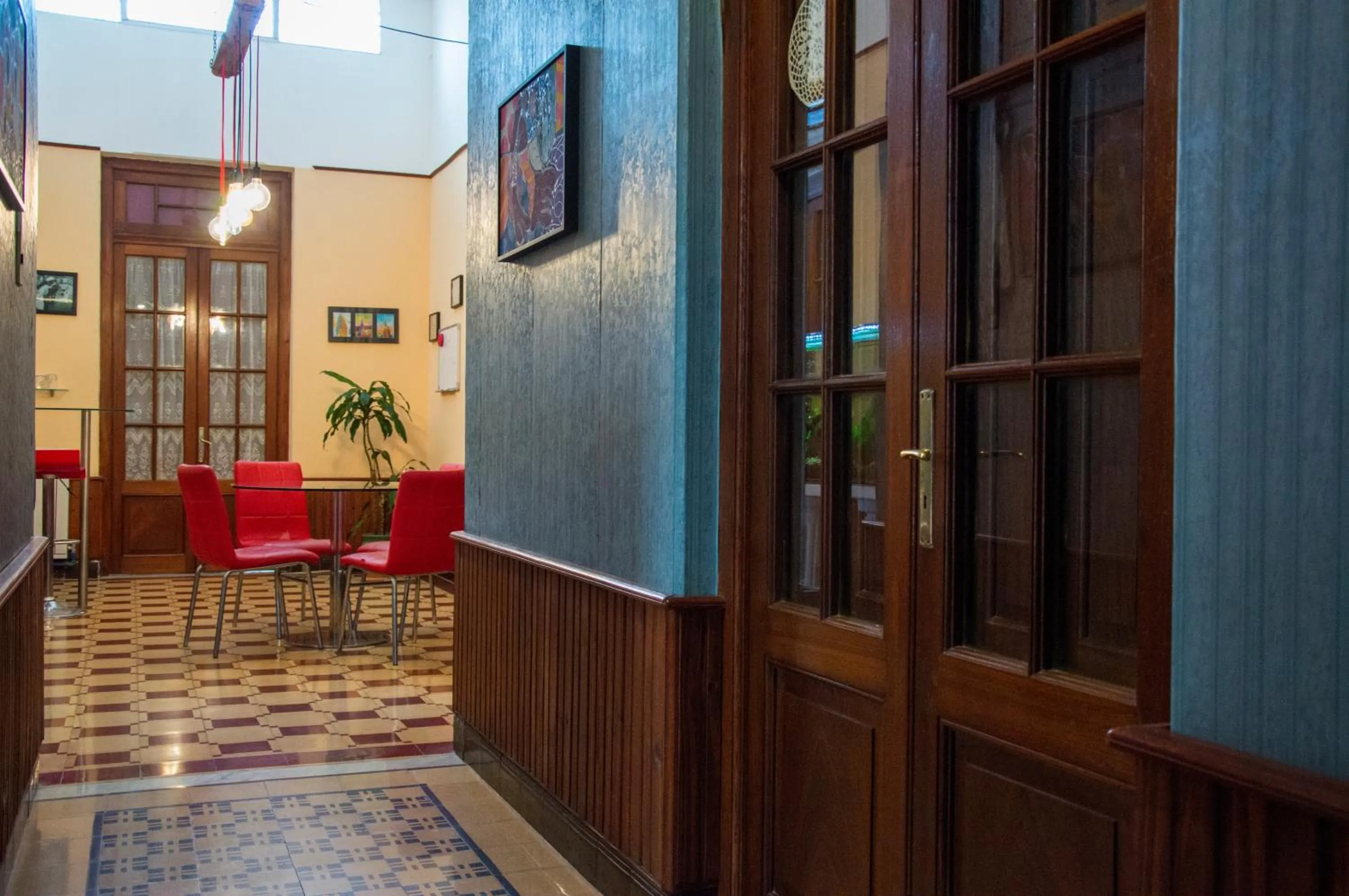 Seating area in Cane B&B