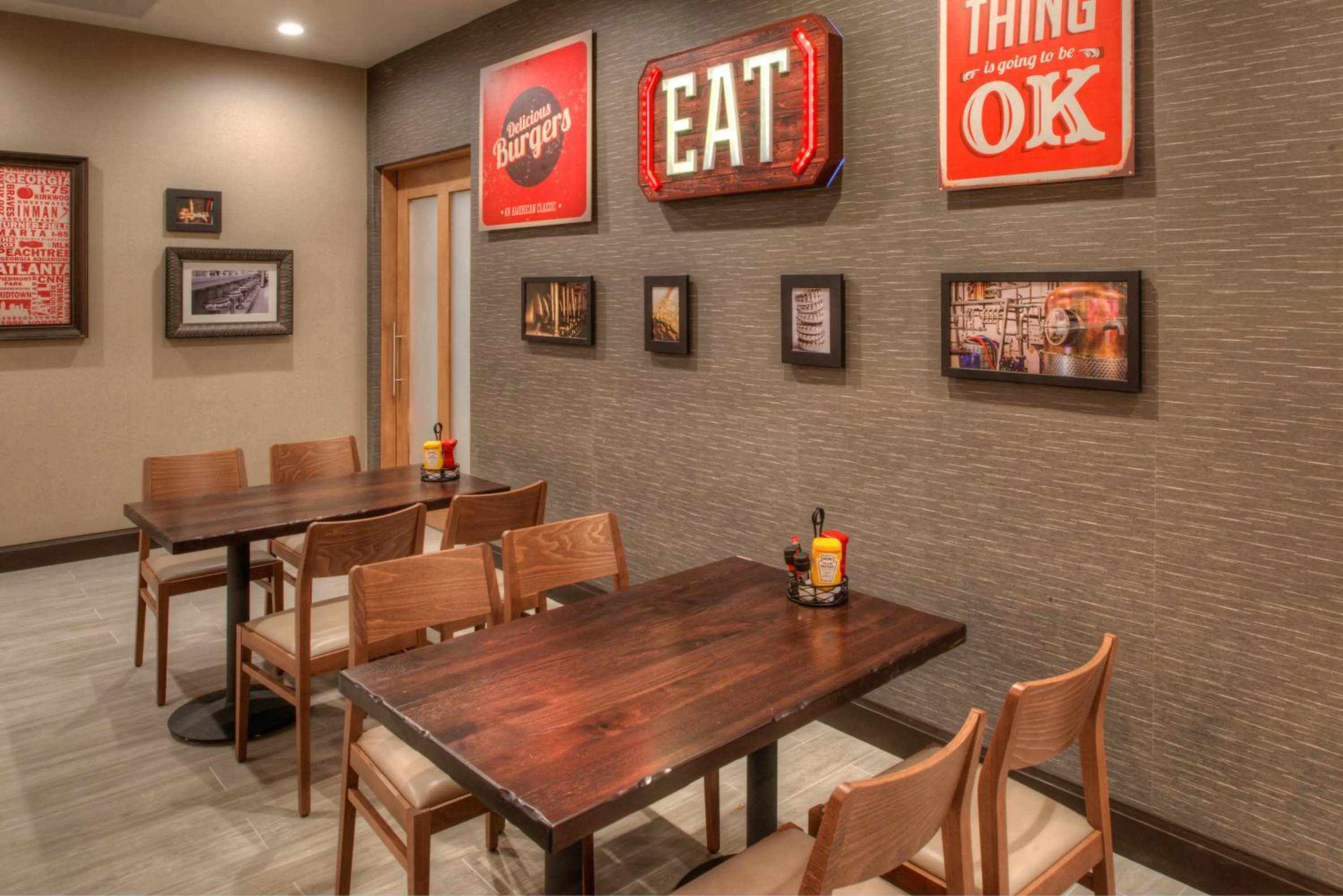 Restaurant/places to eat in Holiday Inn Hotel & Suites - Houston West - Katy Mills by IHG