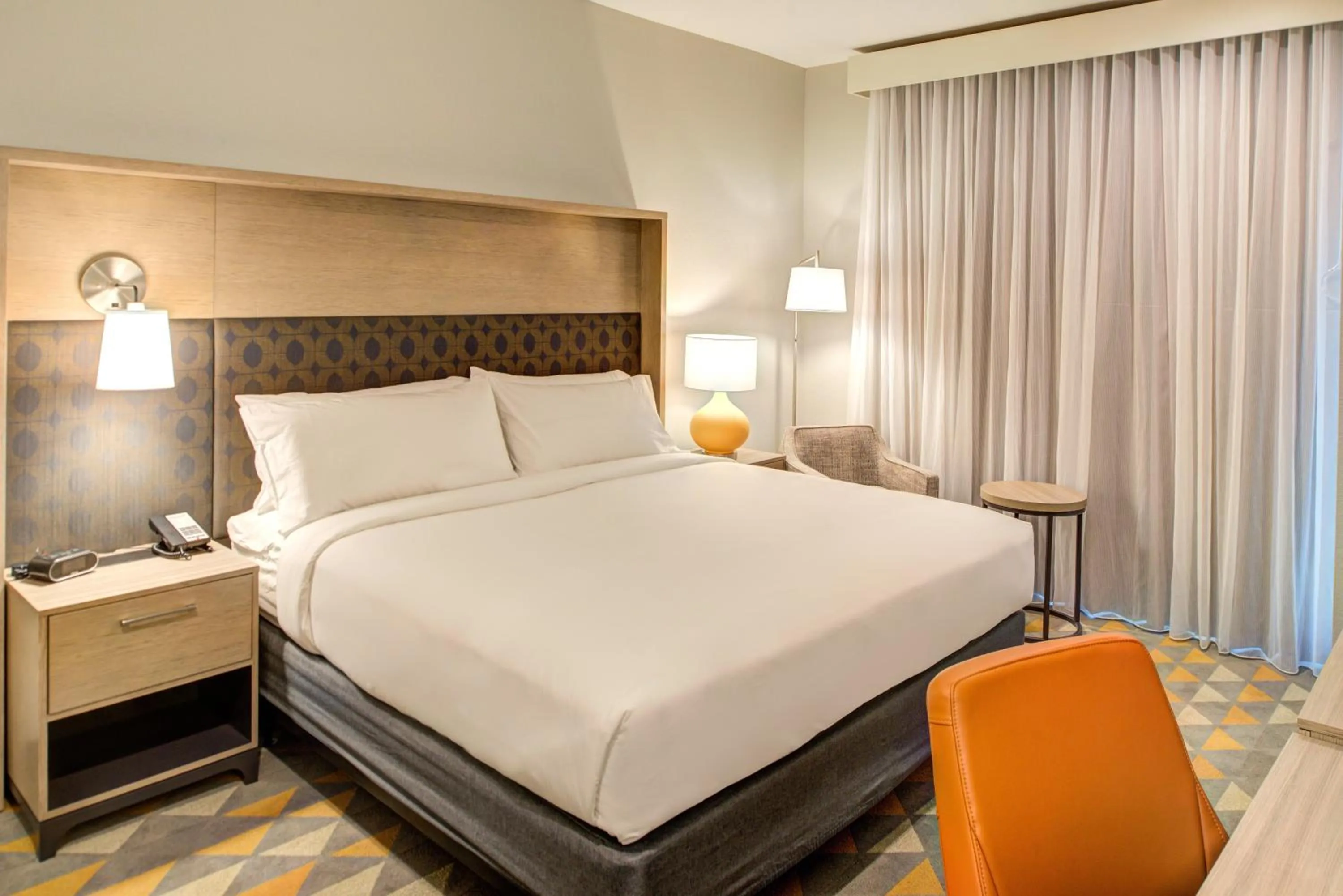 Photo of the whole room, Bed in Holiday Inn Hotel & Suites - Houston West - Katy Mills by IHG