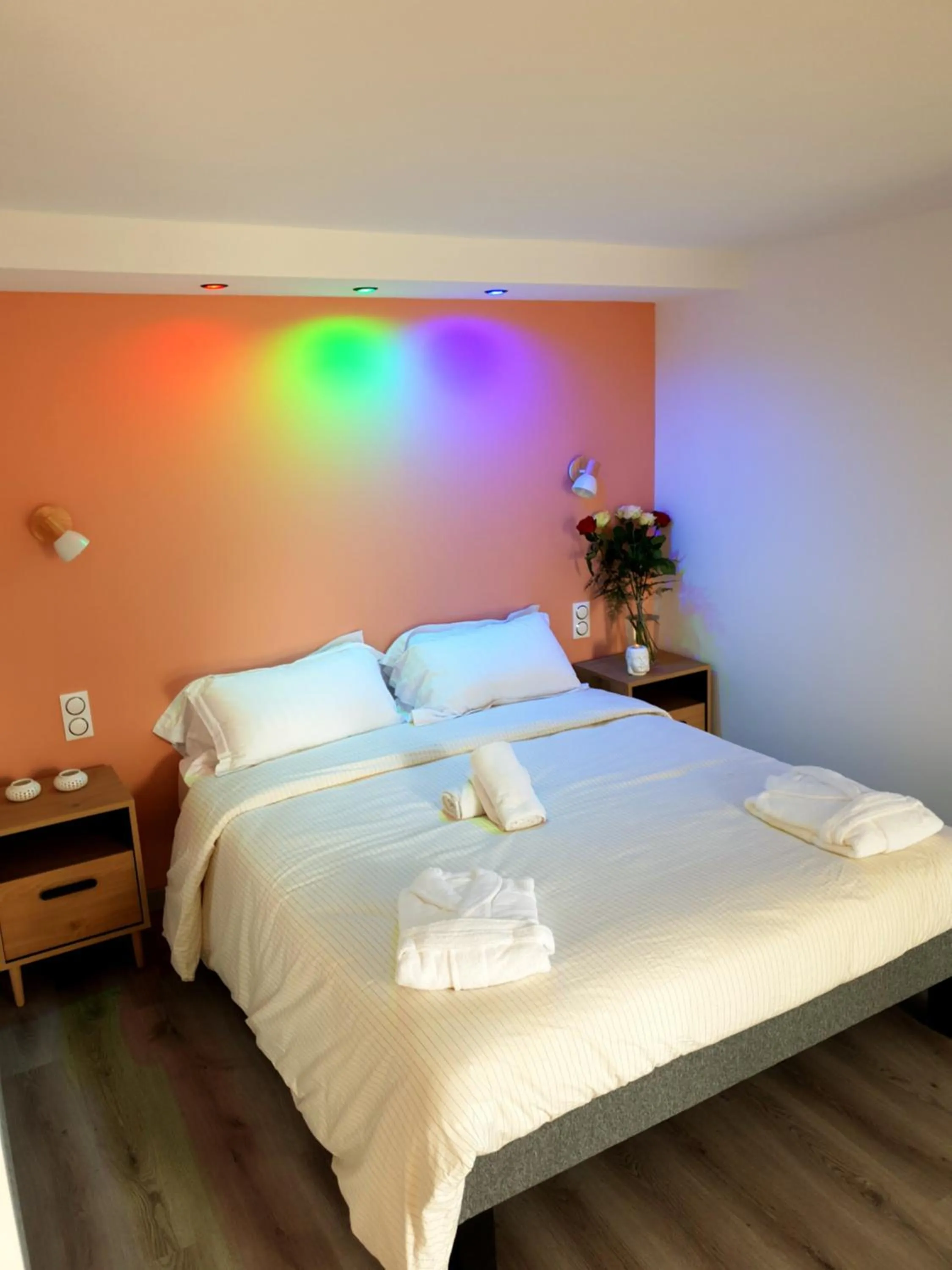 Bed in Logis Hotel- Restaurant La Haie Des Vignes Séminaires et Evènementiel