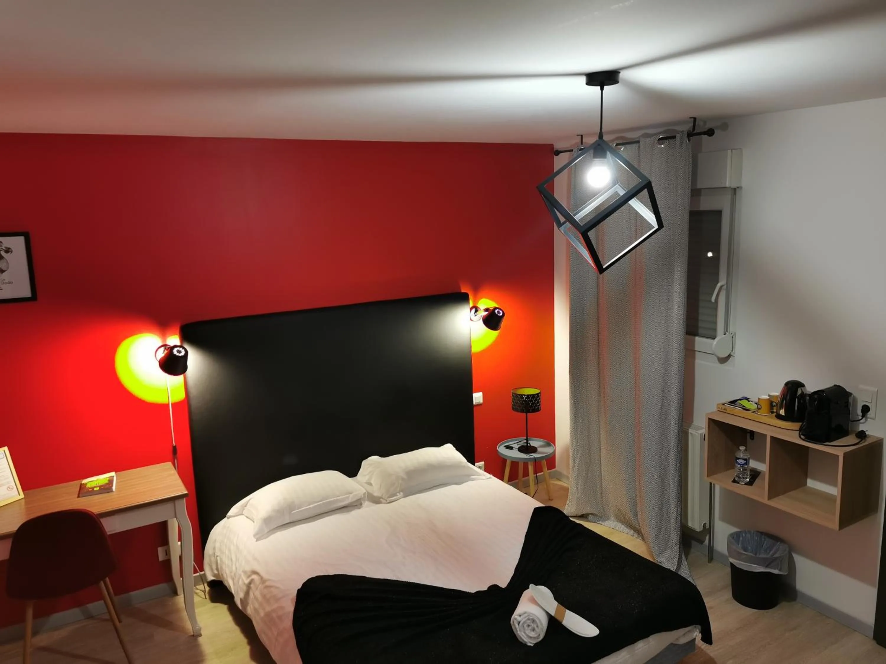 Bed in Logis Hotel- Restaurant La Haie Des Vignes Séminaires et Evènementiel