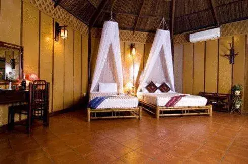 Decorative detail, Bed in Ocean Star Resort Decorative detail, Bed in Ocean Star Resort