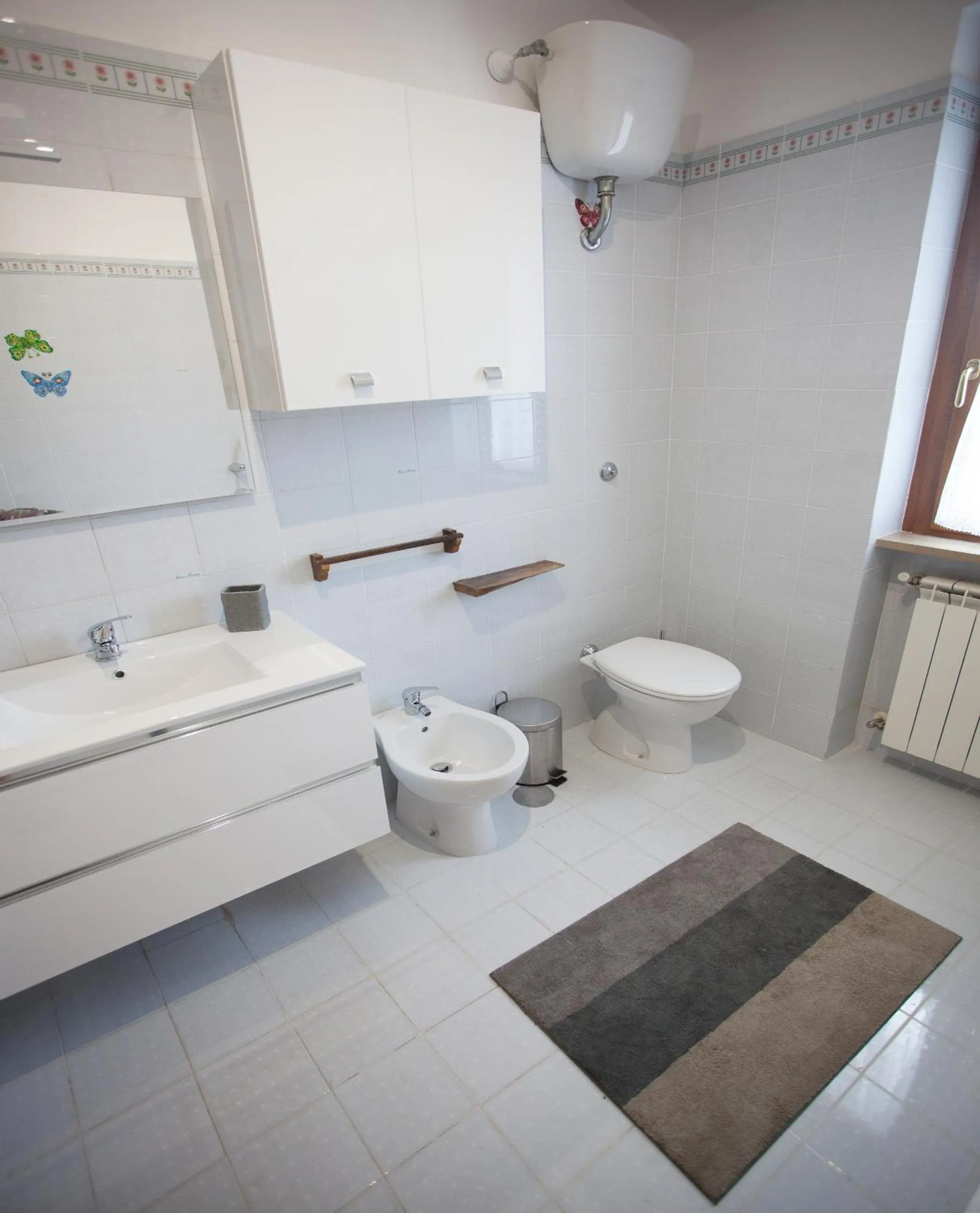 Bathroom in Domus Leonardo-Private Free Parking