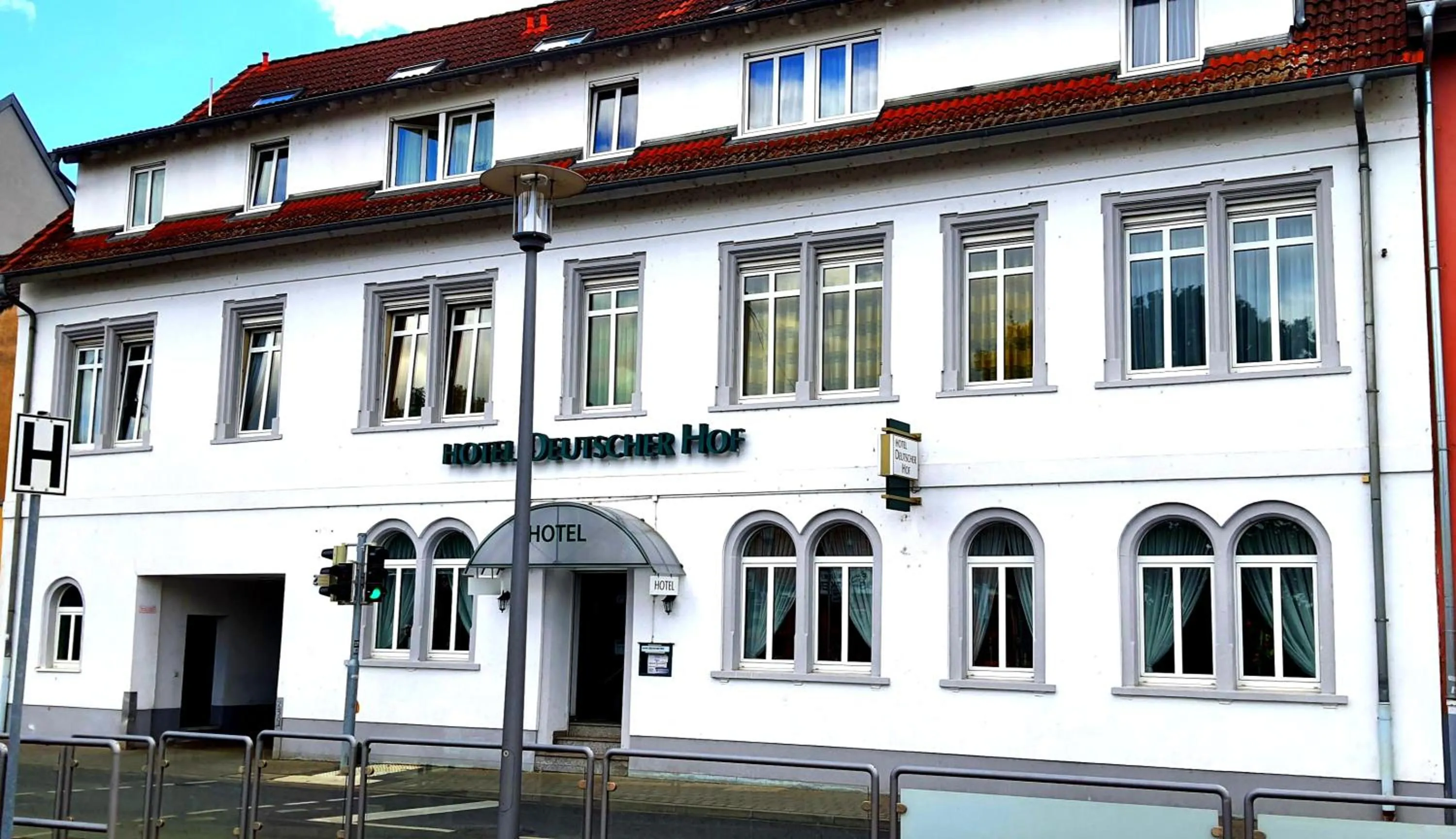 Property building in Hotel Deutscher Hof