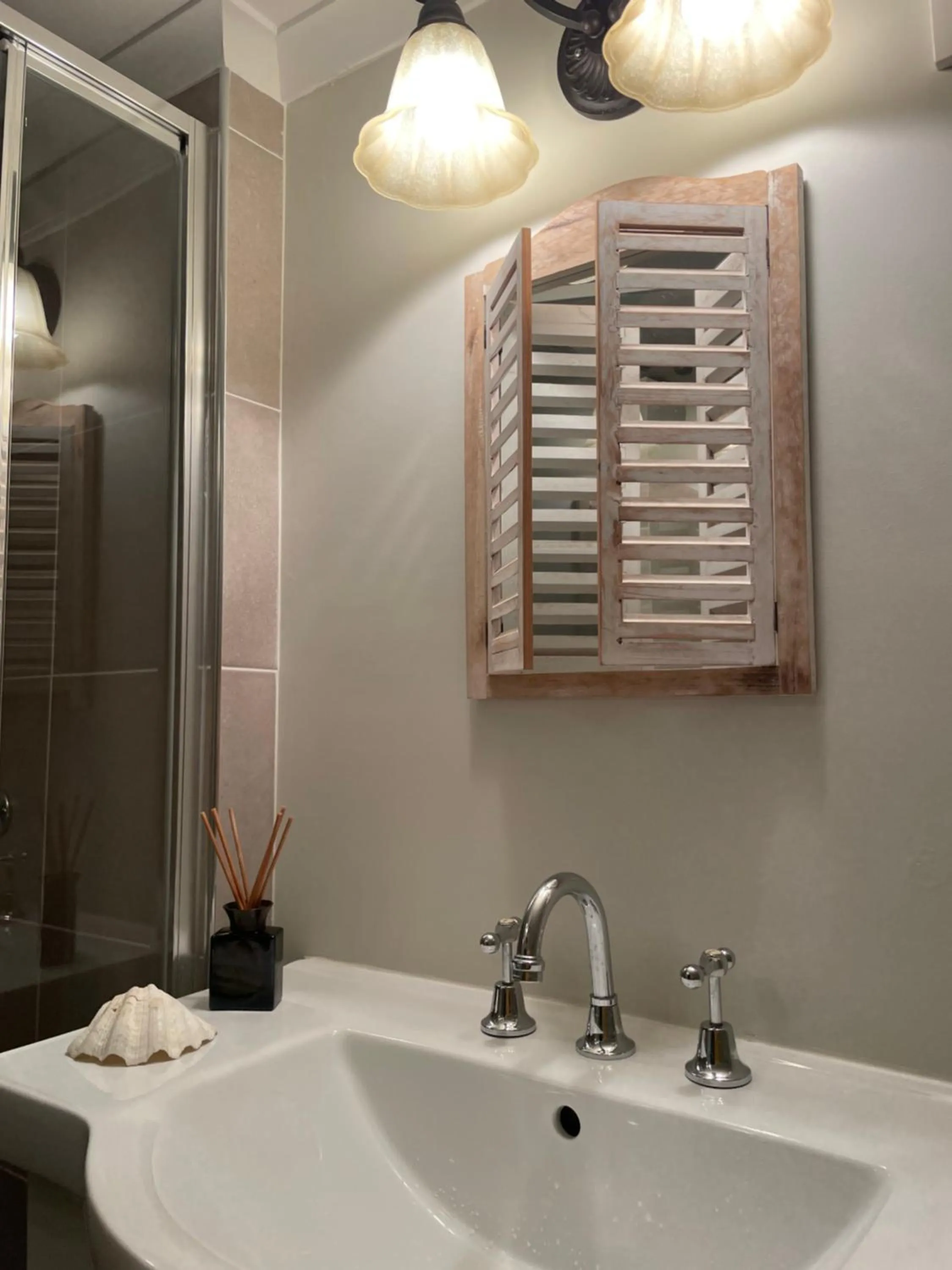 Churchill's B&B twin spa getaway Studio