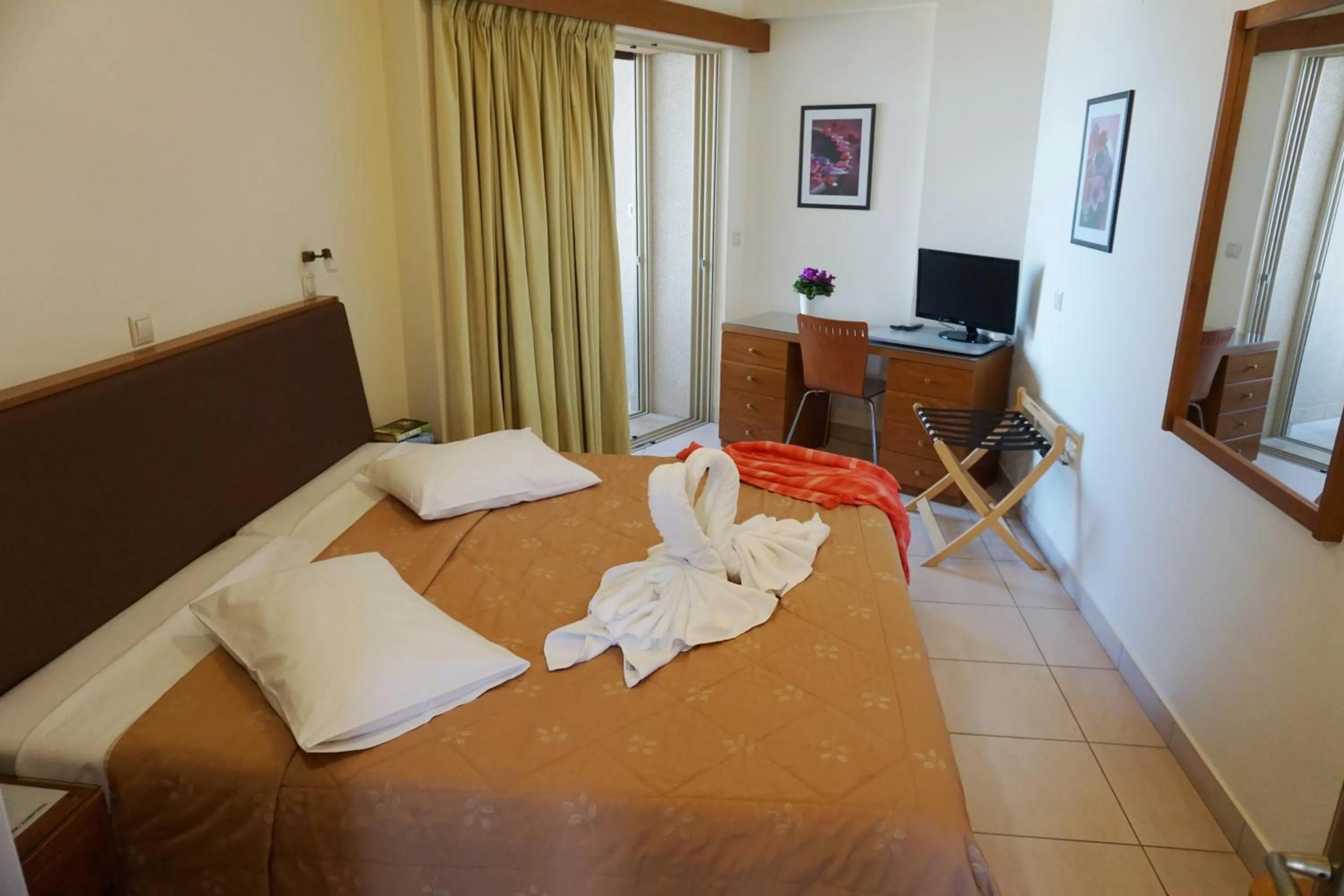 Bedroom, Bed in Sitia Bay
