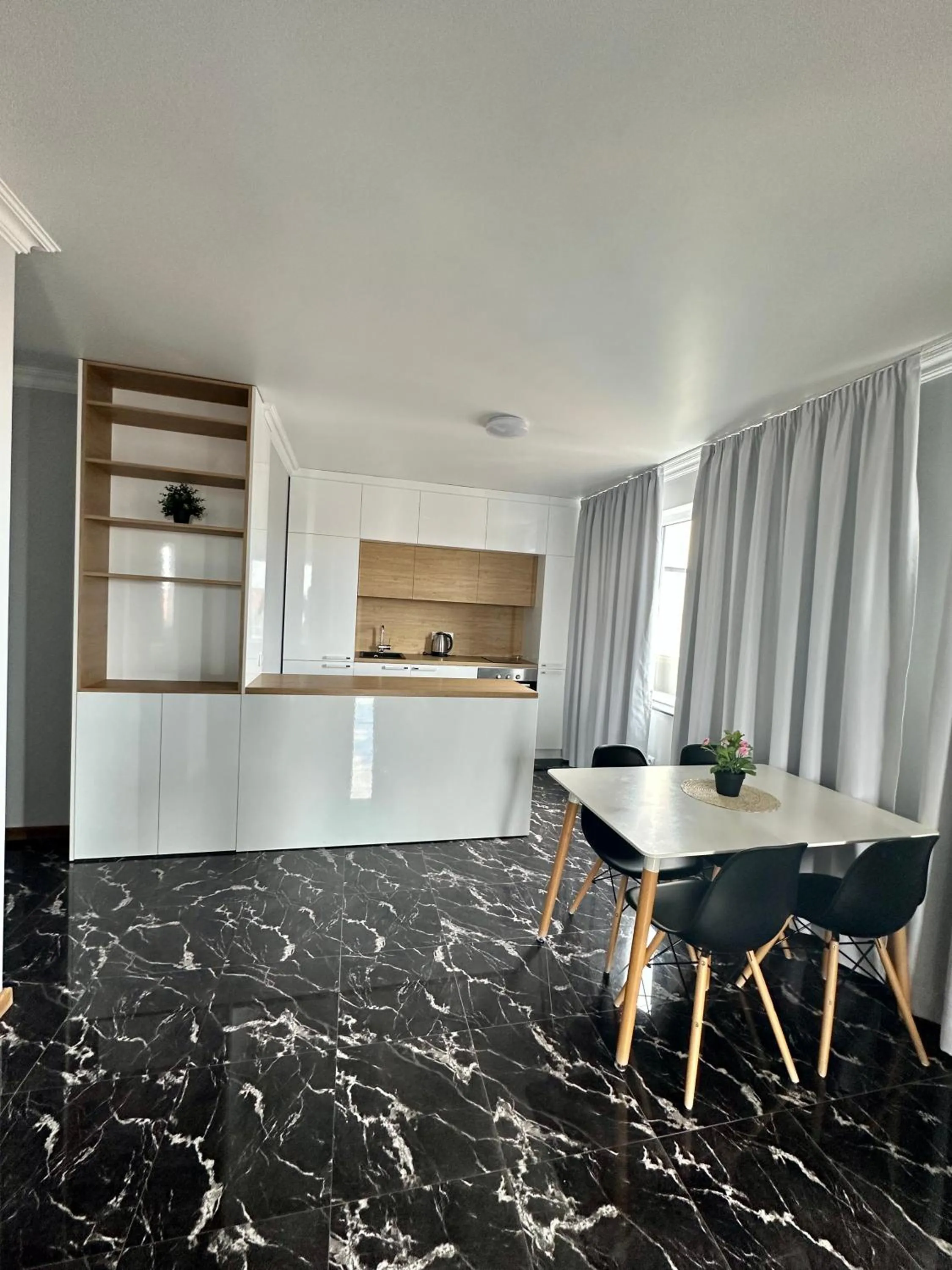 Botabara Del Mar Apartments
