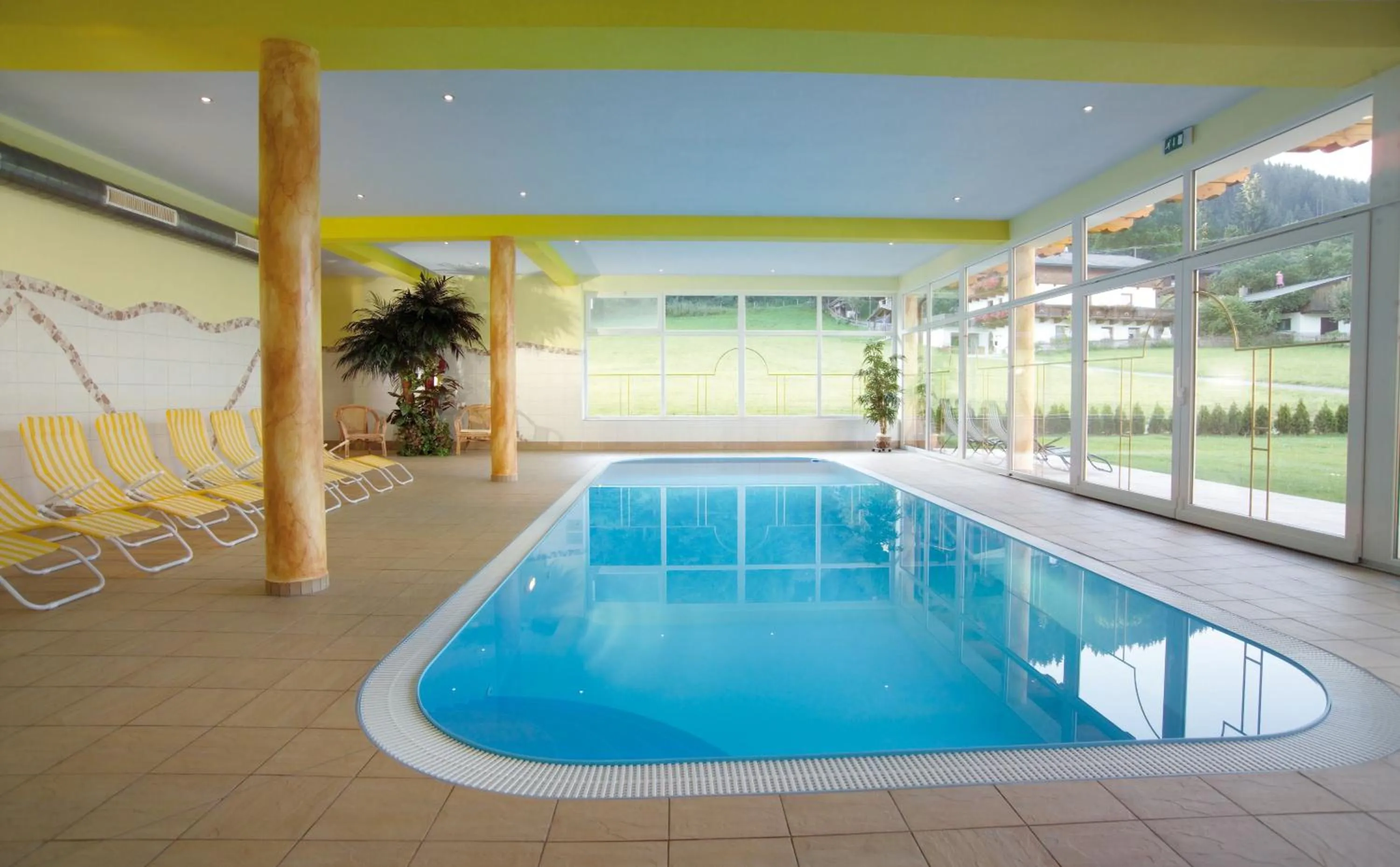 Swimming pool in Activ Wellness - Appartement Schermerhof