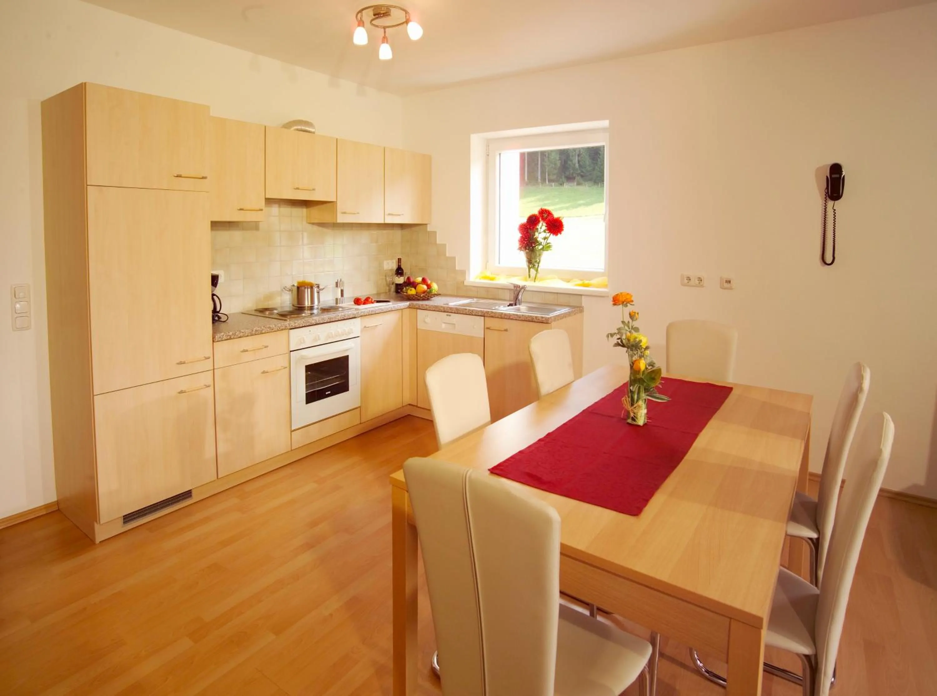 Dining area in Activ Wellness - Appartement Schermerhof