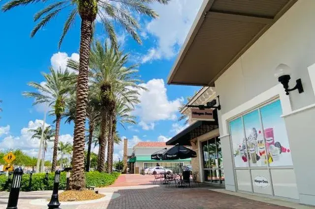 Restaurant/places to eat in The Palms Inn & Suites Miami, Kendall, FL Restaurant/places to eat in The Palms Inn & Suites Miami, Kendall, FL