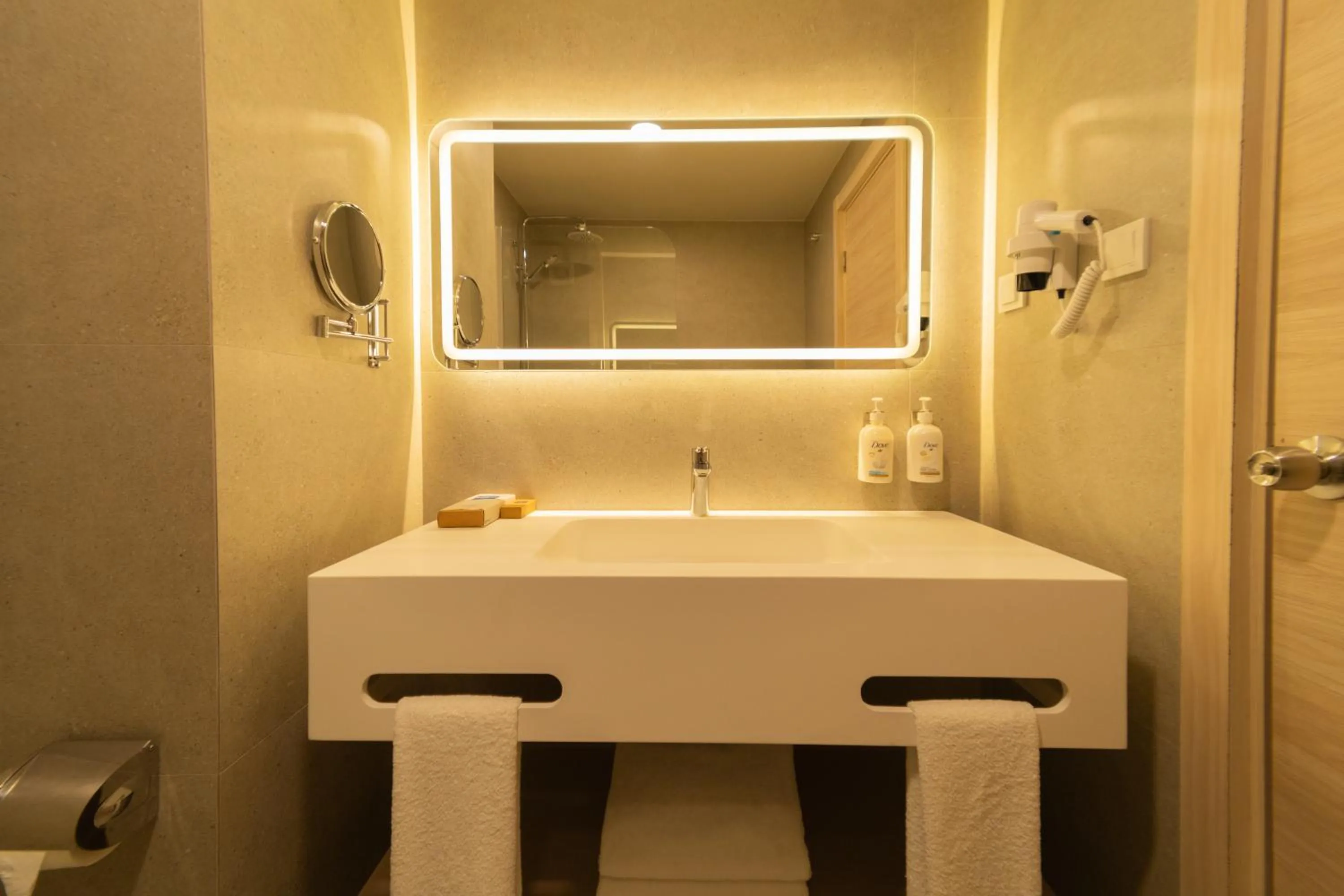 Bathroom in La Blanche Resort & Spa