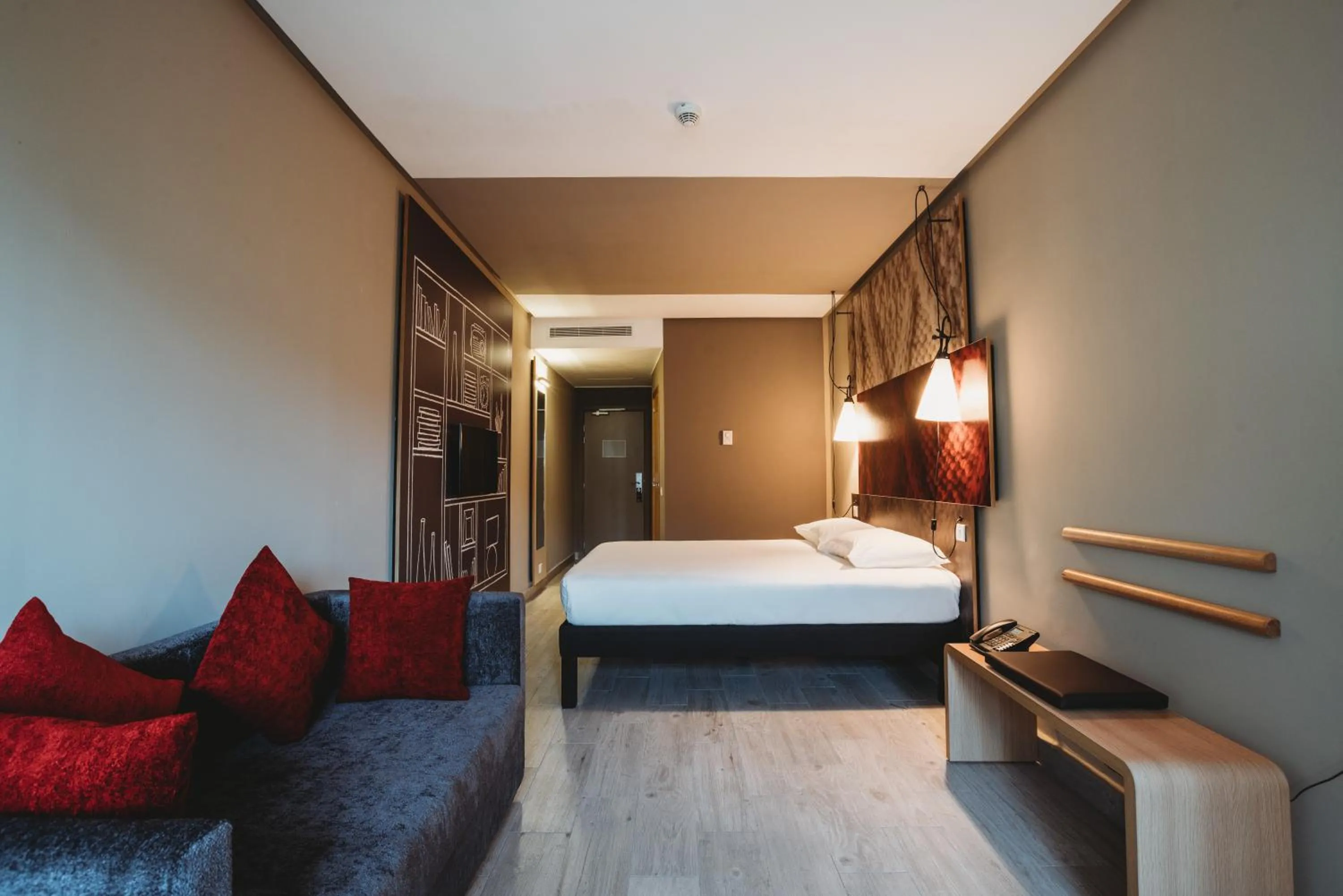 Living room, Bed in Ibis Mohammedia