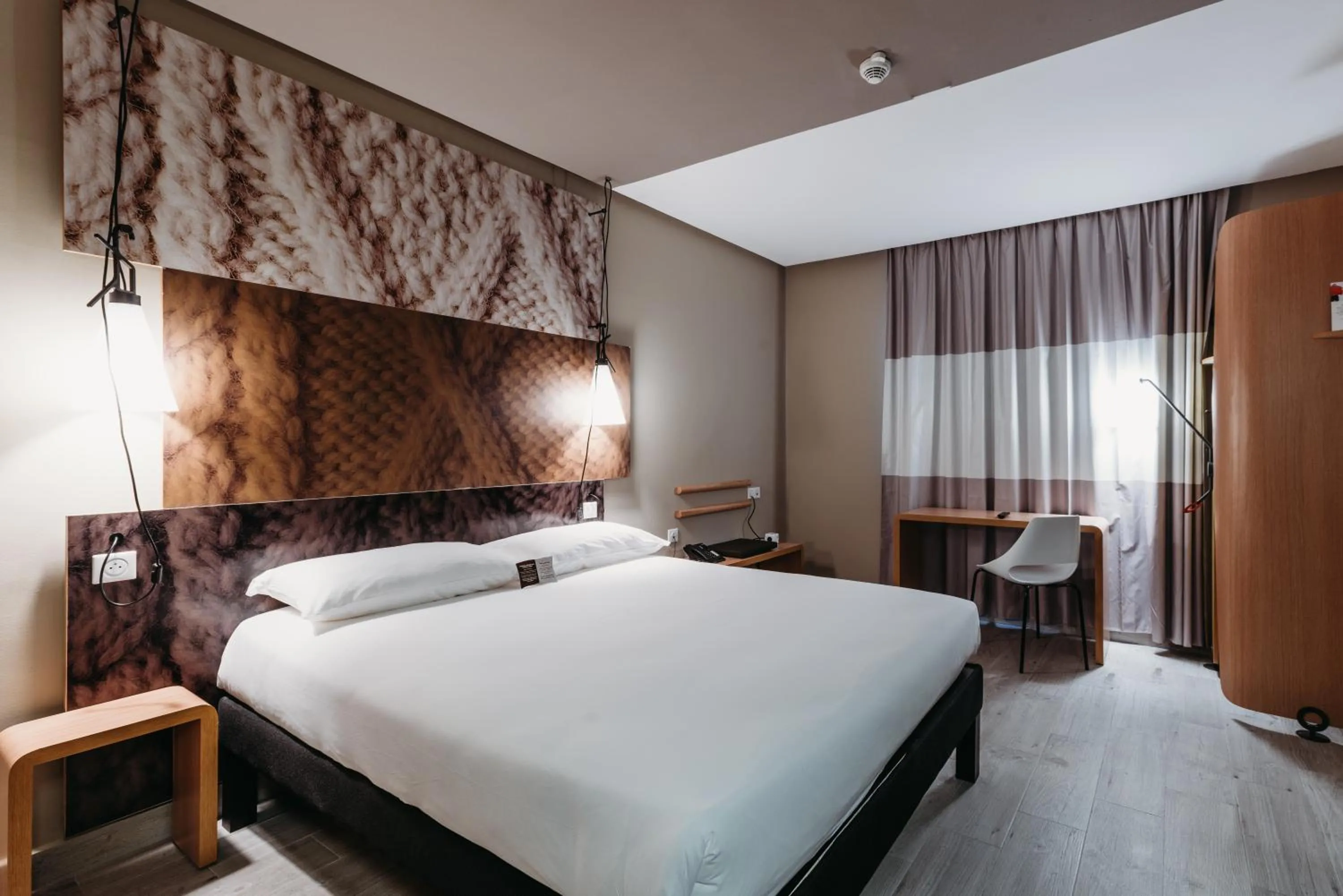 Bed in Ibis Mohammedia