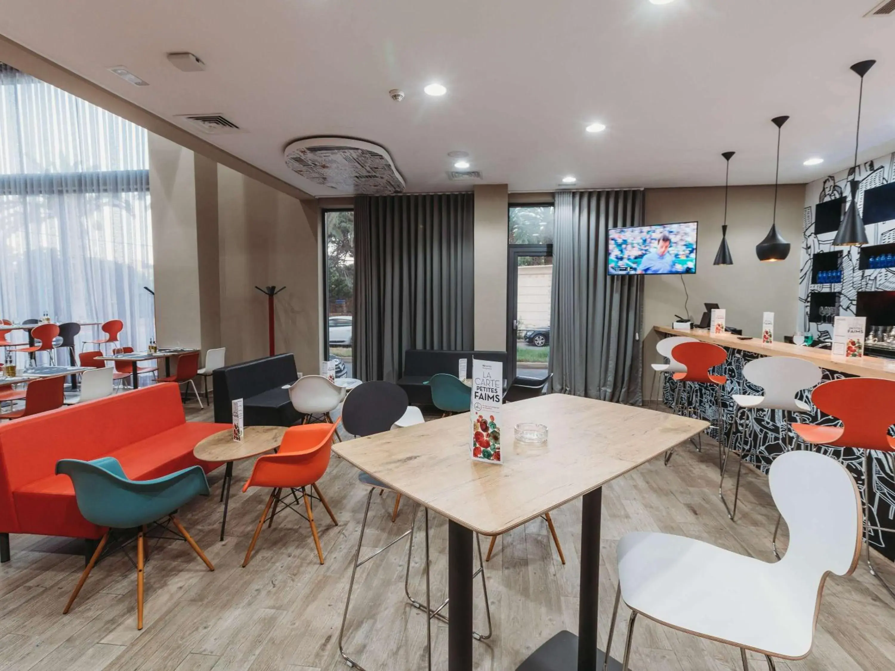Lounge or bar in Ibis Mohammedia Lounge or bar in Ibis Mohammedia