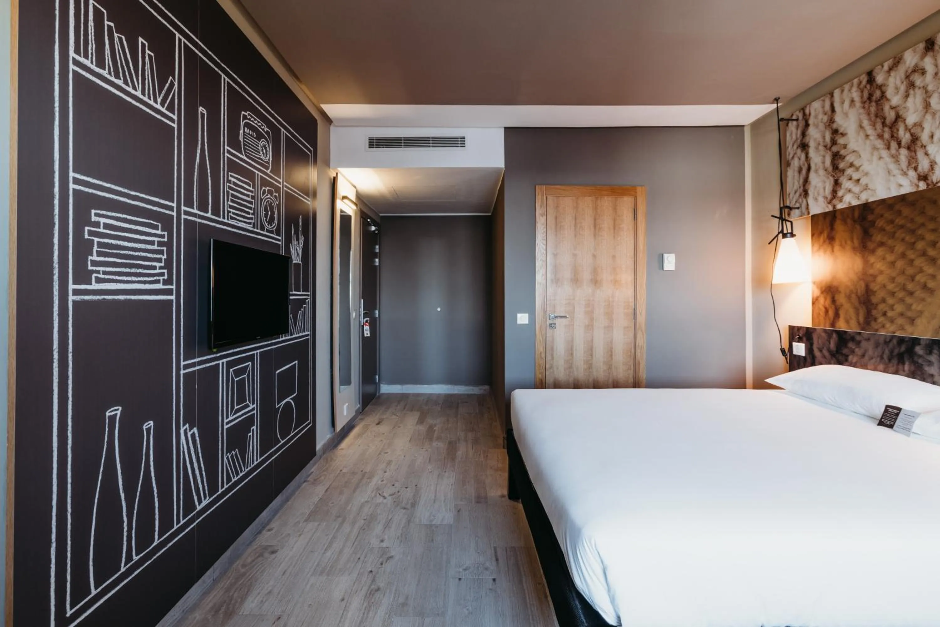 Bathroom, Bed in Ibis Mohammedia