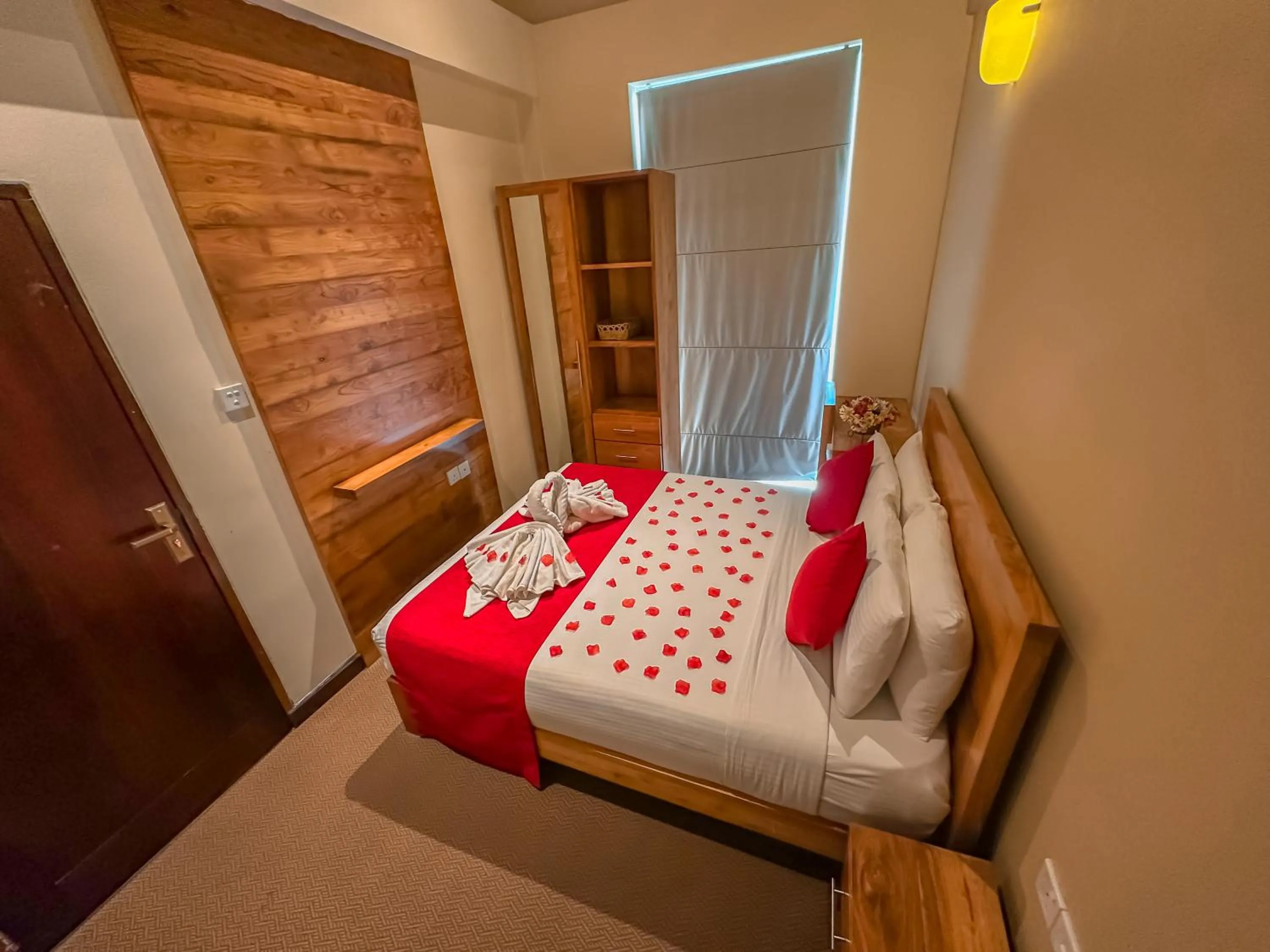 Bed in Emirates Luxury Apartments (Glen Fall Residencies)