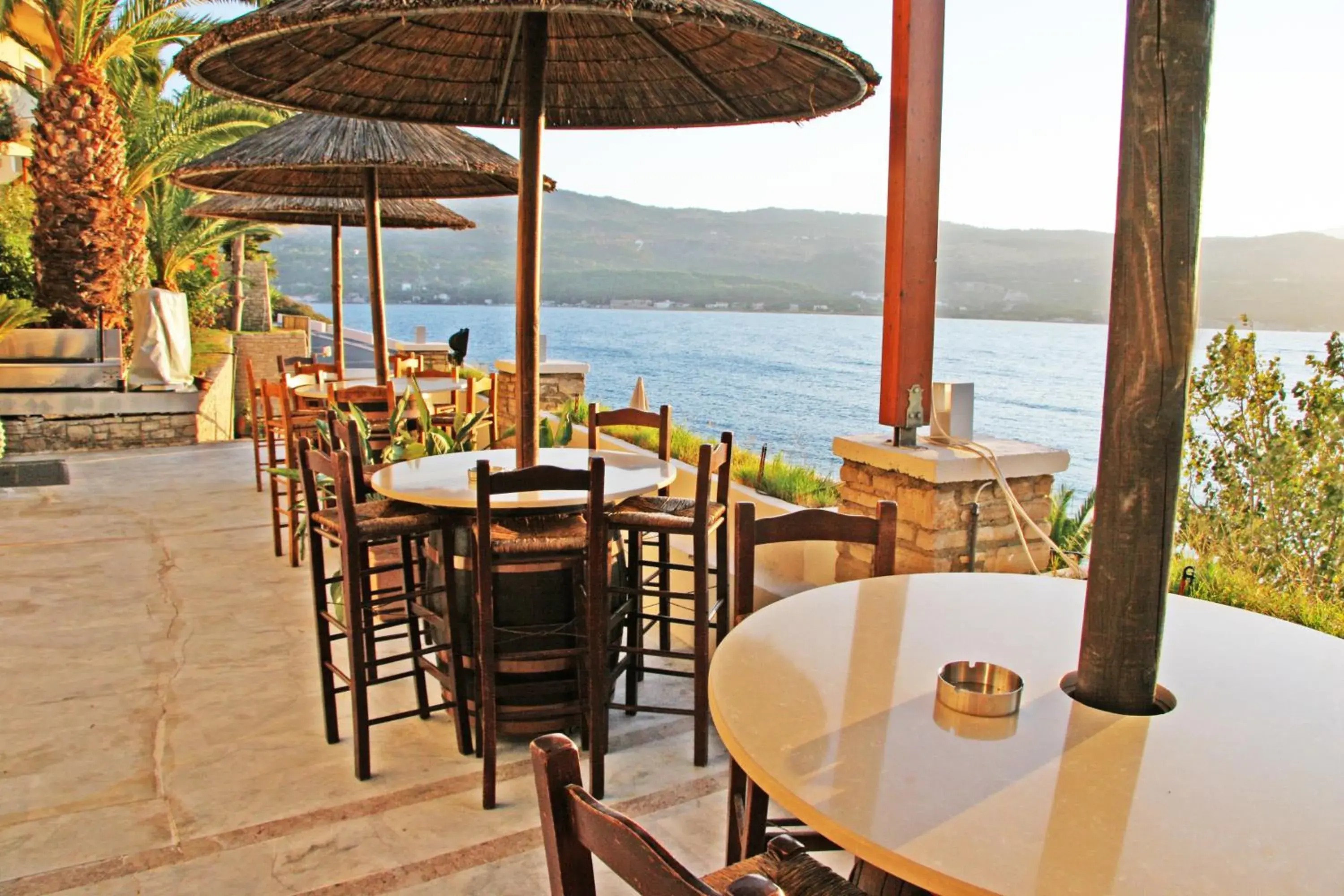 Restaurant/places to eat in Samos Bay Hotel by Gagou Beach Restaurant/places to eat in Samos Bay Hotel by Gagou Beach