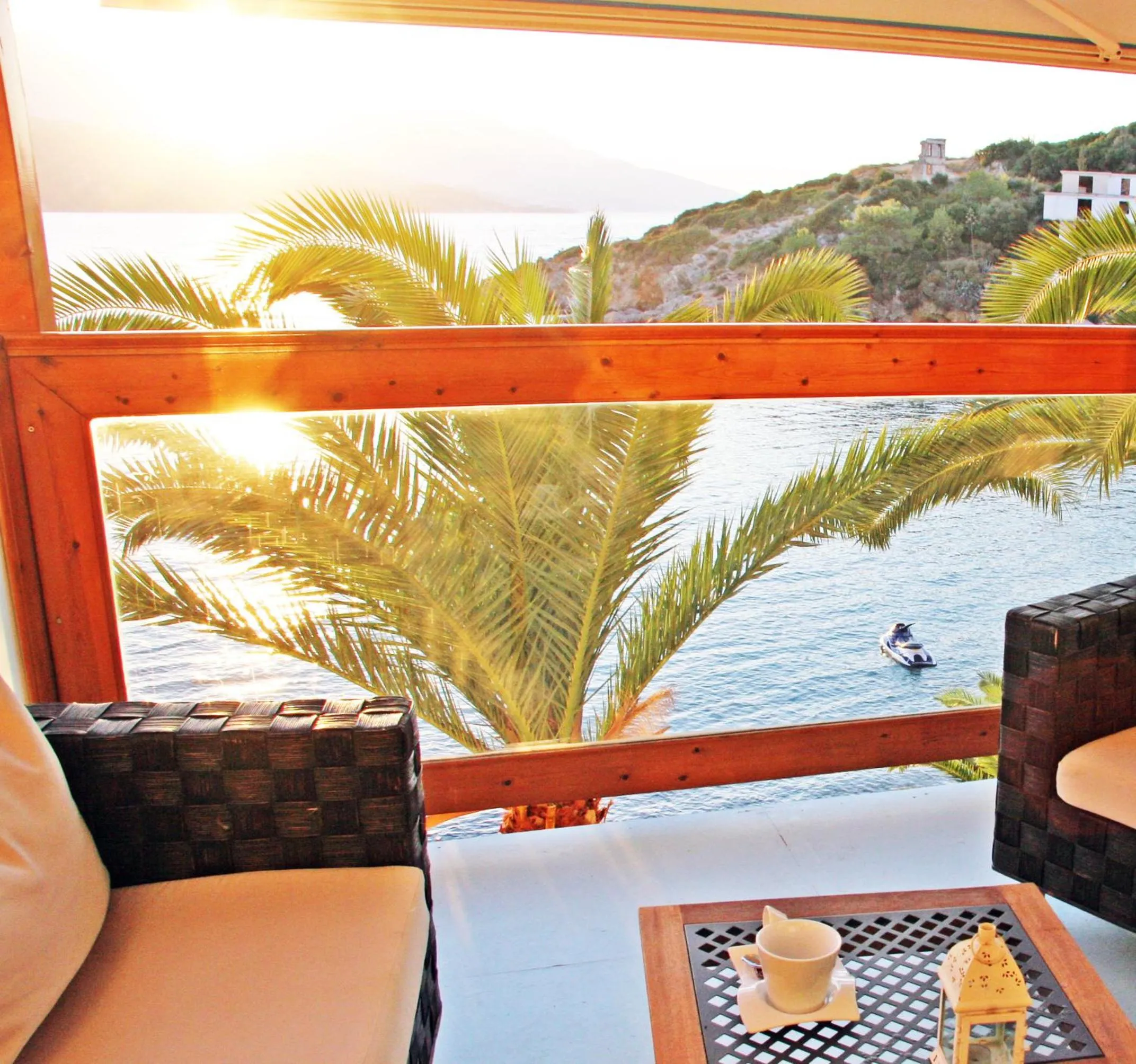 Lounge or bar in Samos Bay Hotel by Gagou Beach