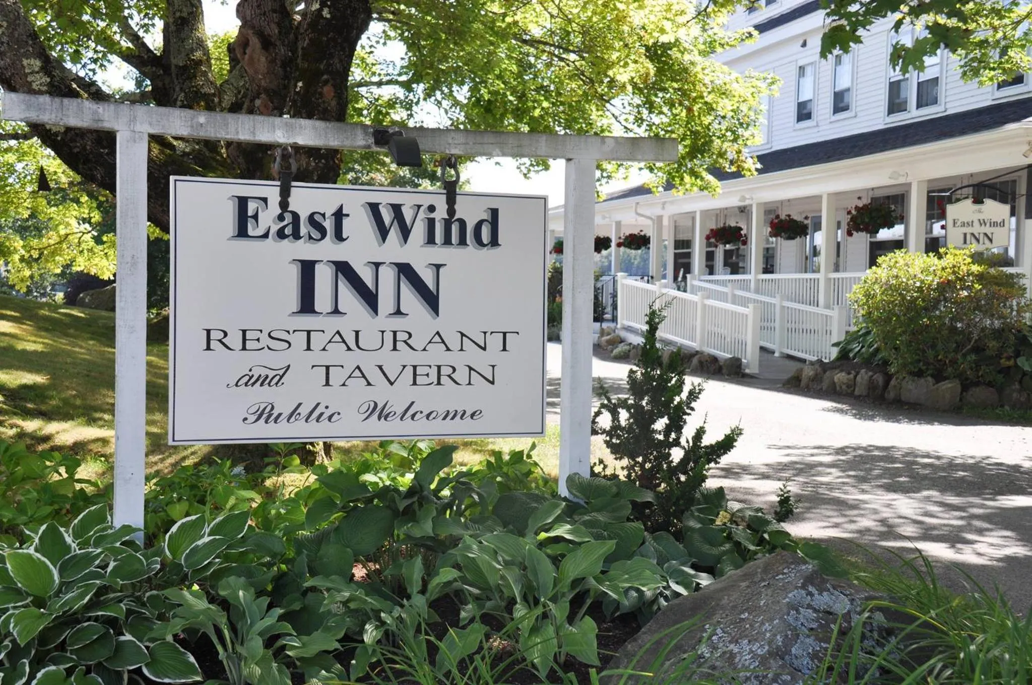 Facade/entrance in East Wind Inn & Suites