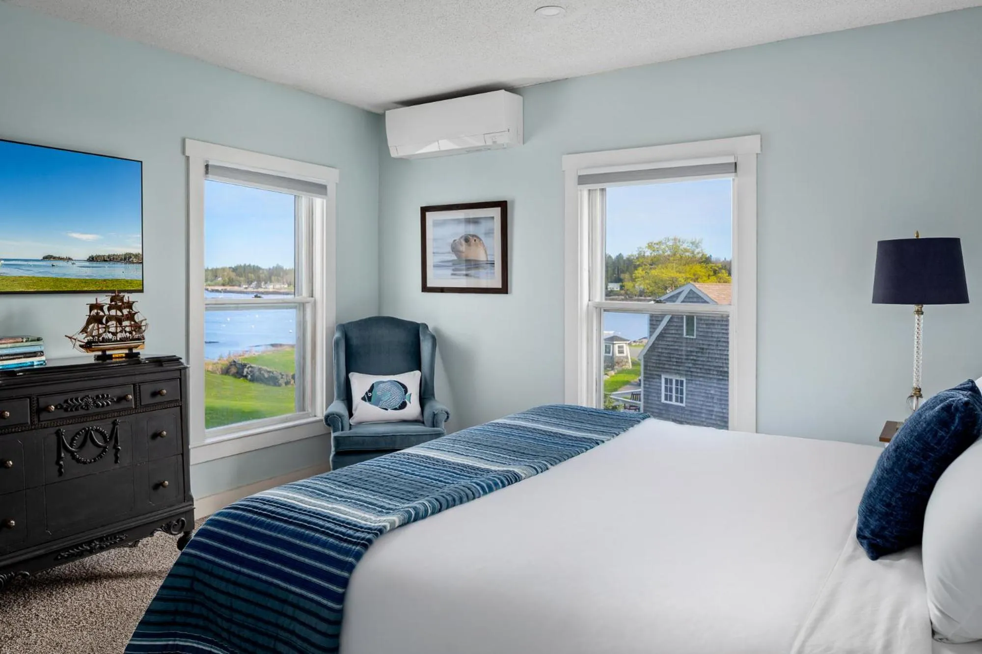 Bedroom in East Wind Inn & Suites