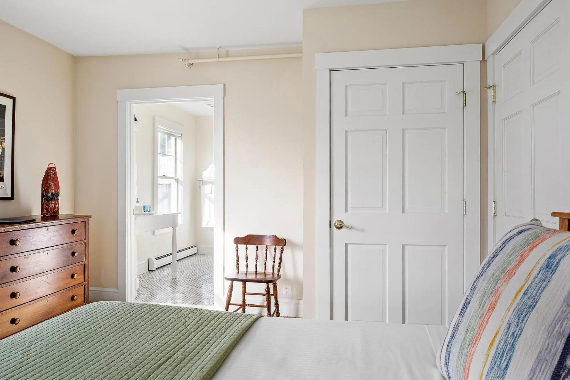 Photo of the whole room in East Wind Inn & Suites