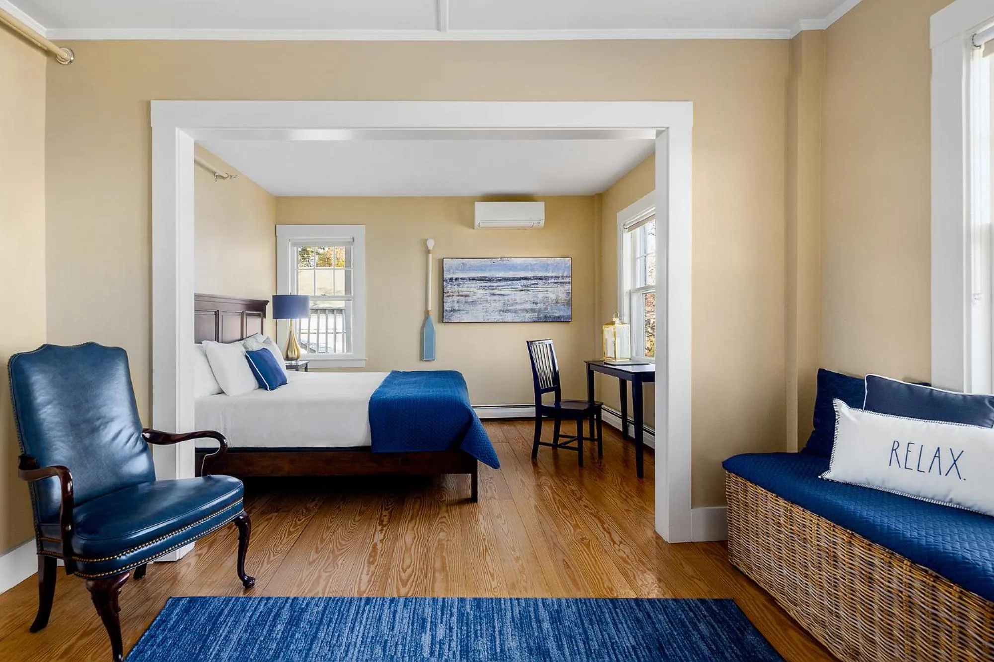 King Suite with Ocean View in East Wind Inn & Suites