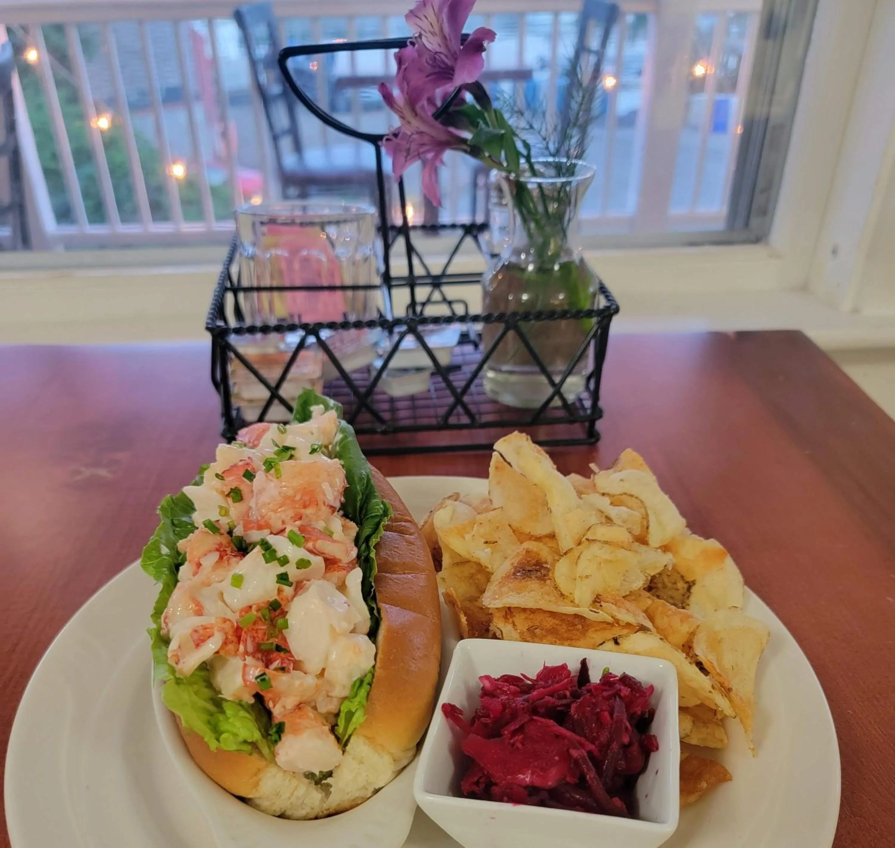 Food and drinks in East Wind Inn & Suites