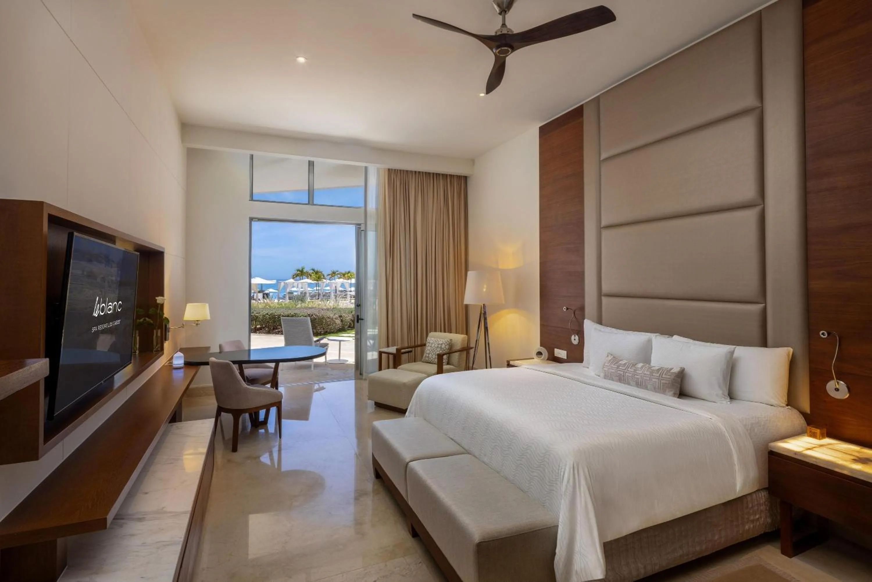 Bed in Le Blanc Spa Resort Los Cabos - Adults Only - All-Inclusive