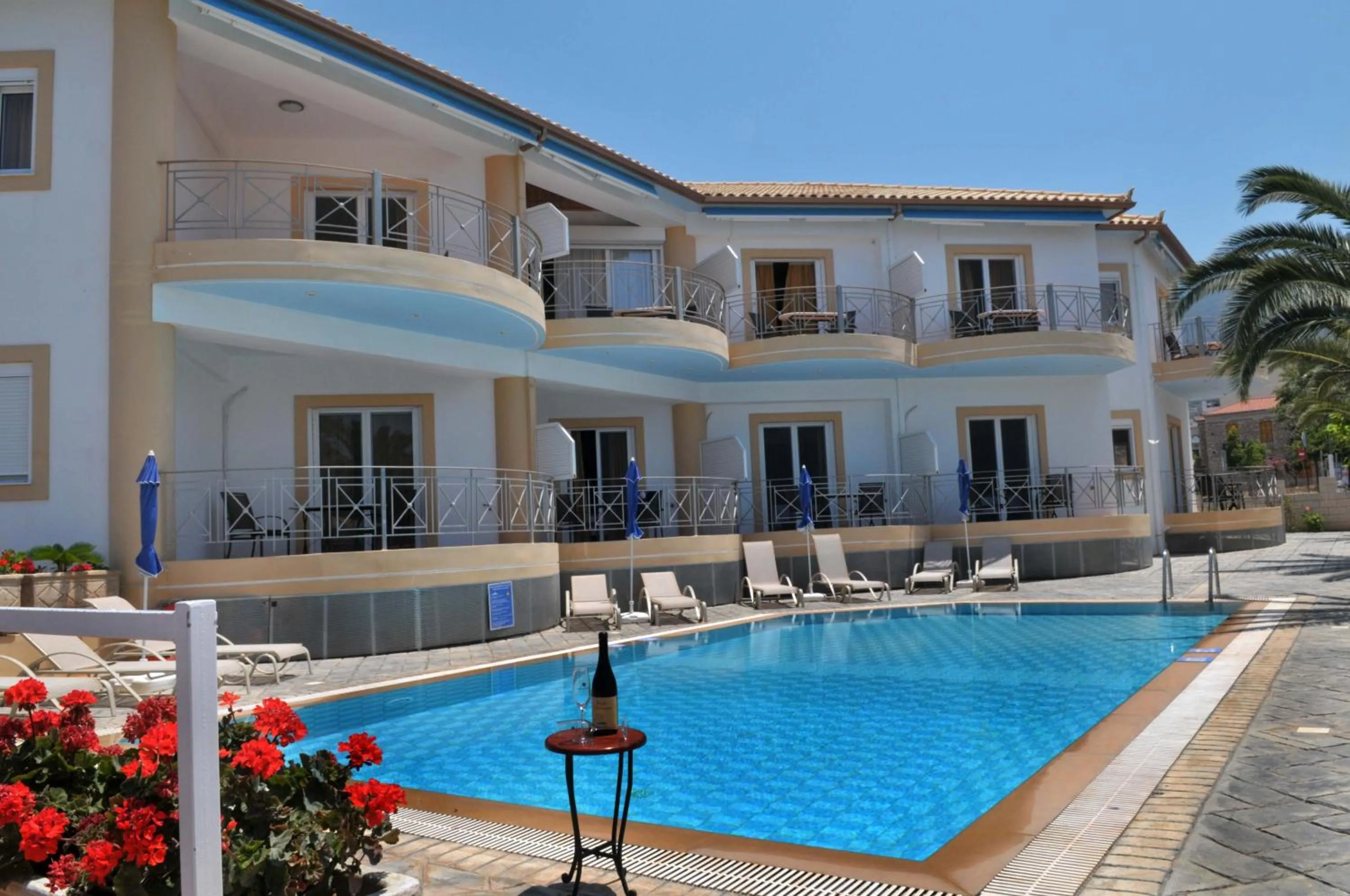 Swimming pool in Kasimis