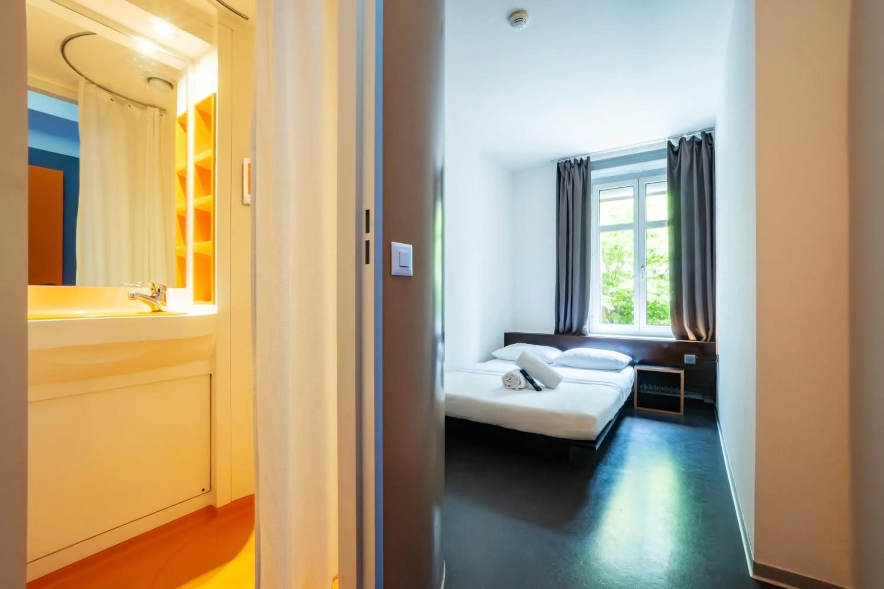 Bed in easyHotel Zürich City Centre