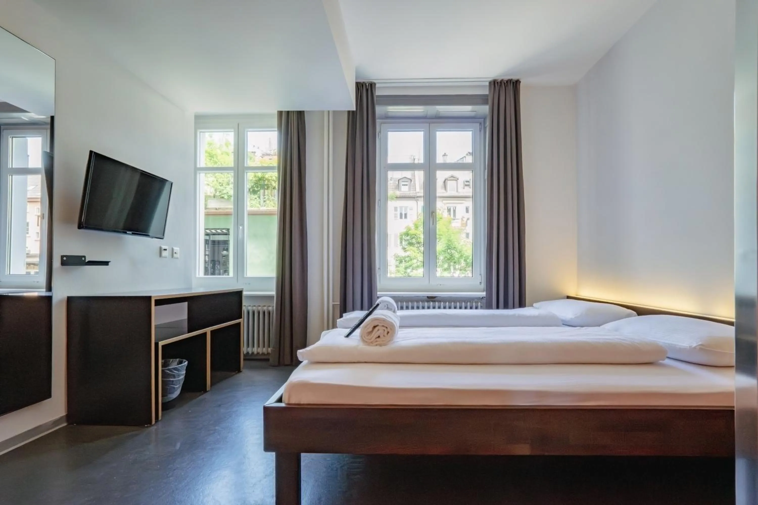 Photo of the whole room, Bed in easyHotel Zürich City Centre