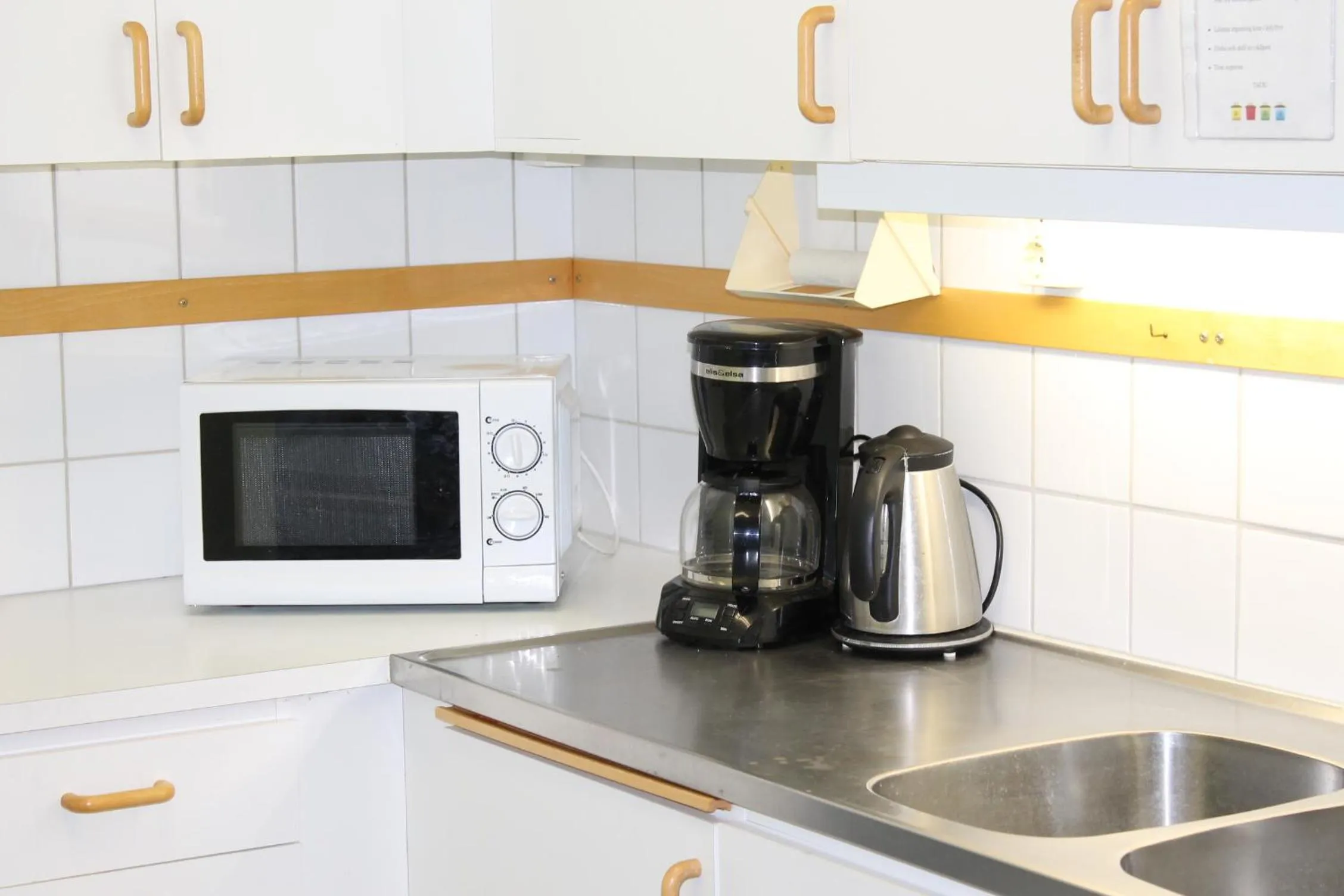 Communal kitchen in Trunna Vandrarhem & Konferens